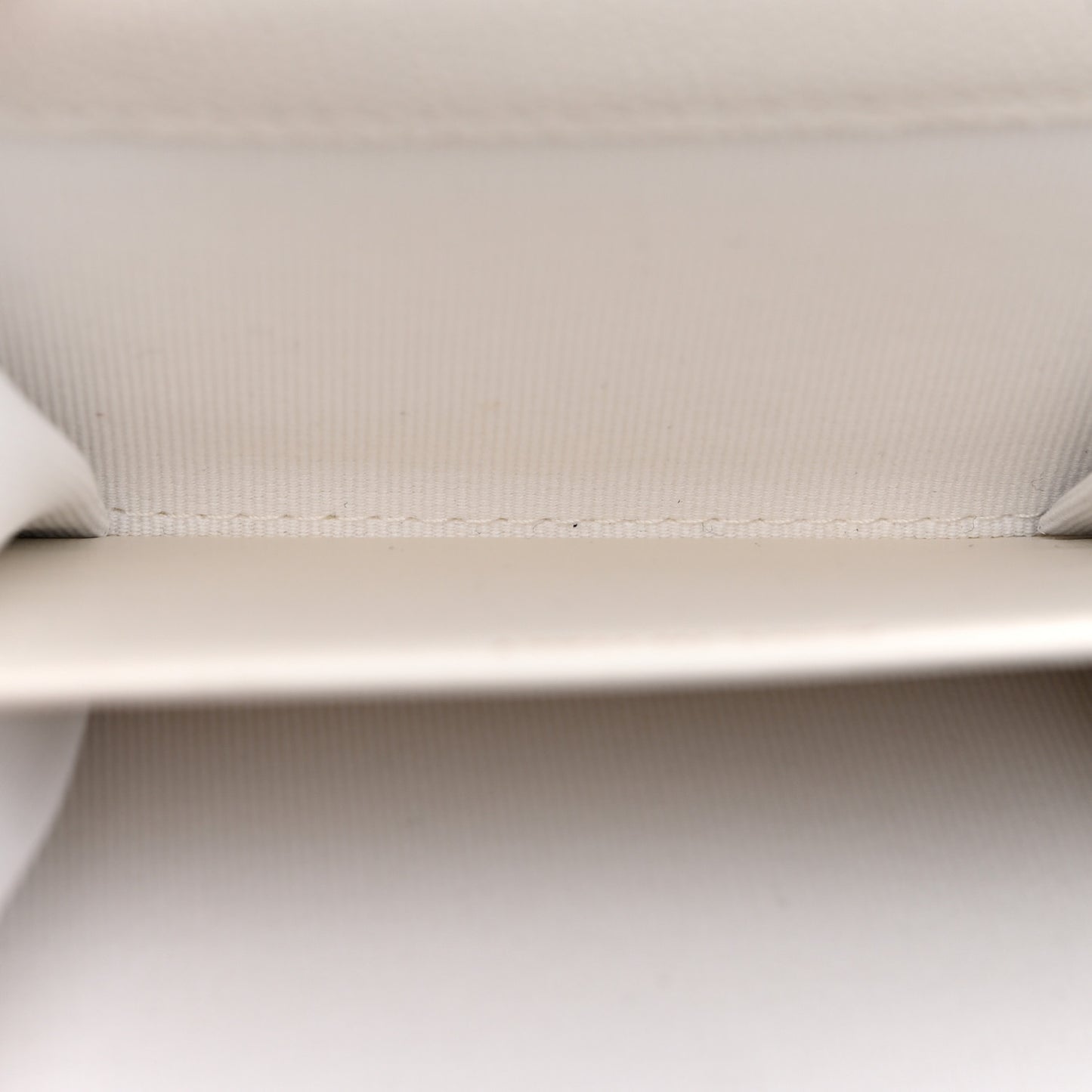 Caviar Quilted Flap Card Holder On Chain White