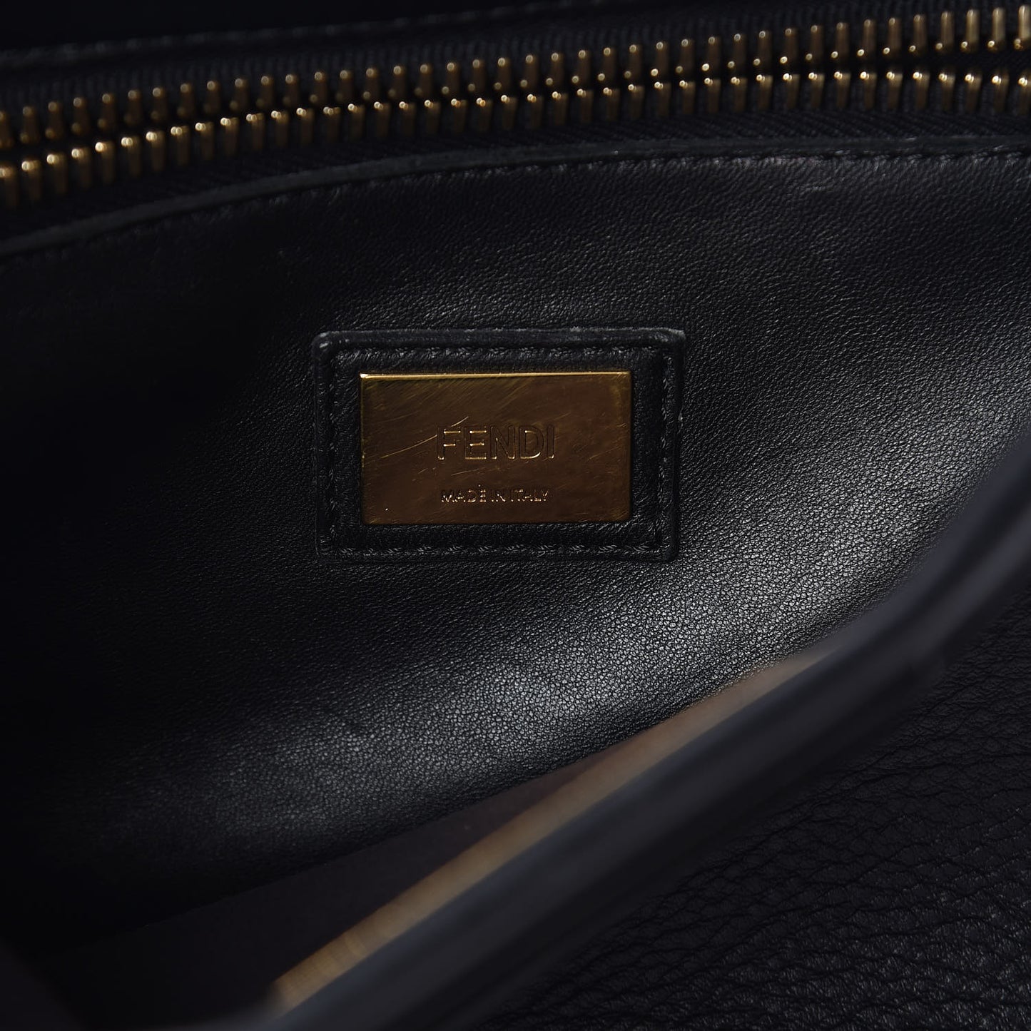 Vitello Seta Shiny Nappa Medium Peekaboo Iconic Satchel Black