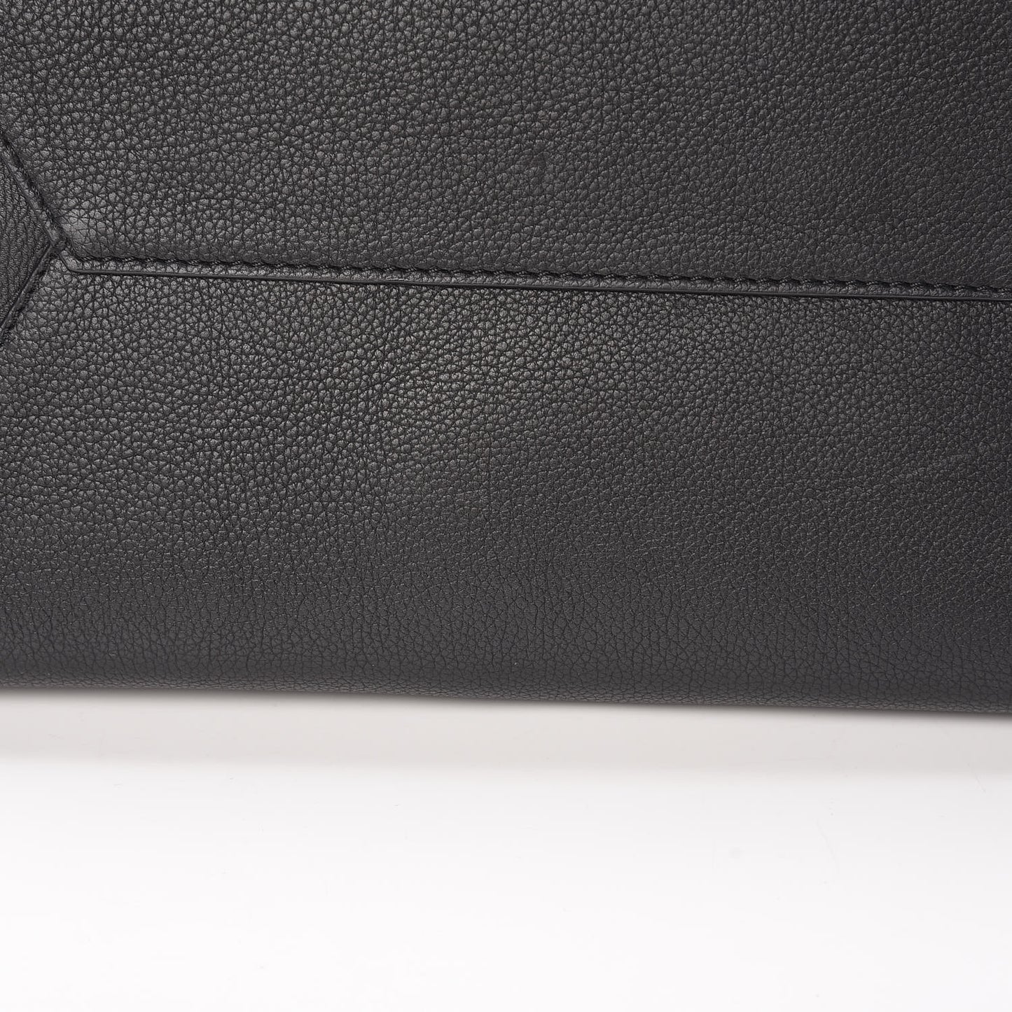 Calfskin Lockme Cabas Black