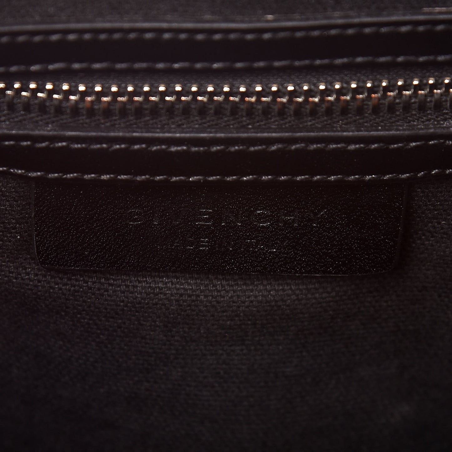 Shiny Lord Calfskin Medium Antigona Black