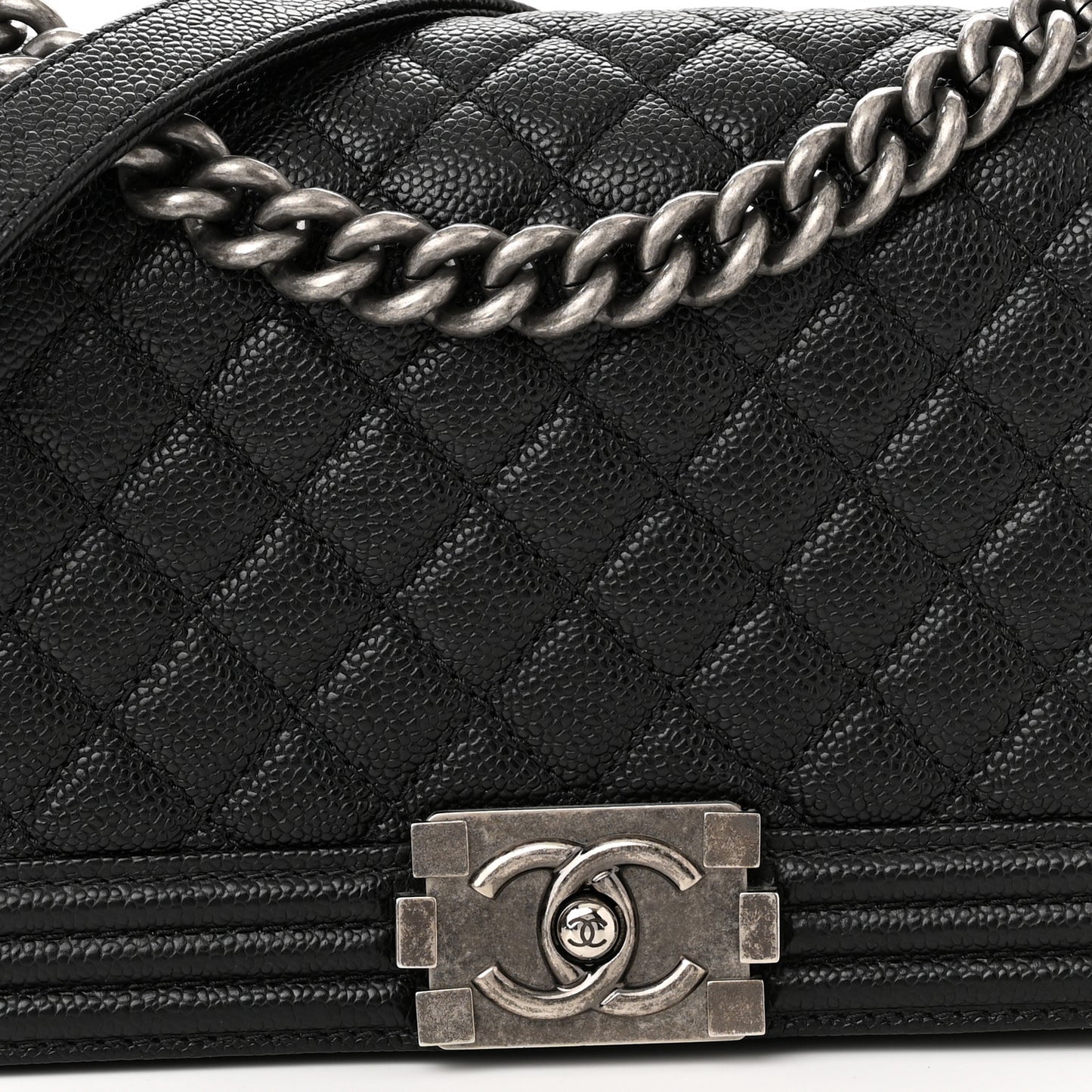 Caviar Quilted Medium Boy Flap Black