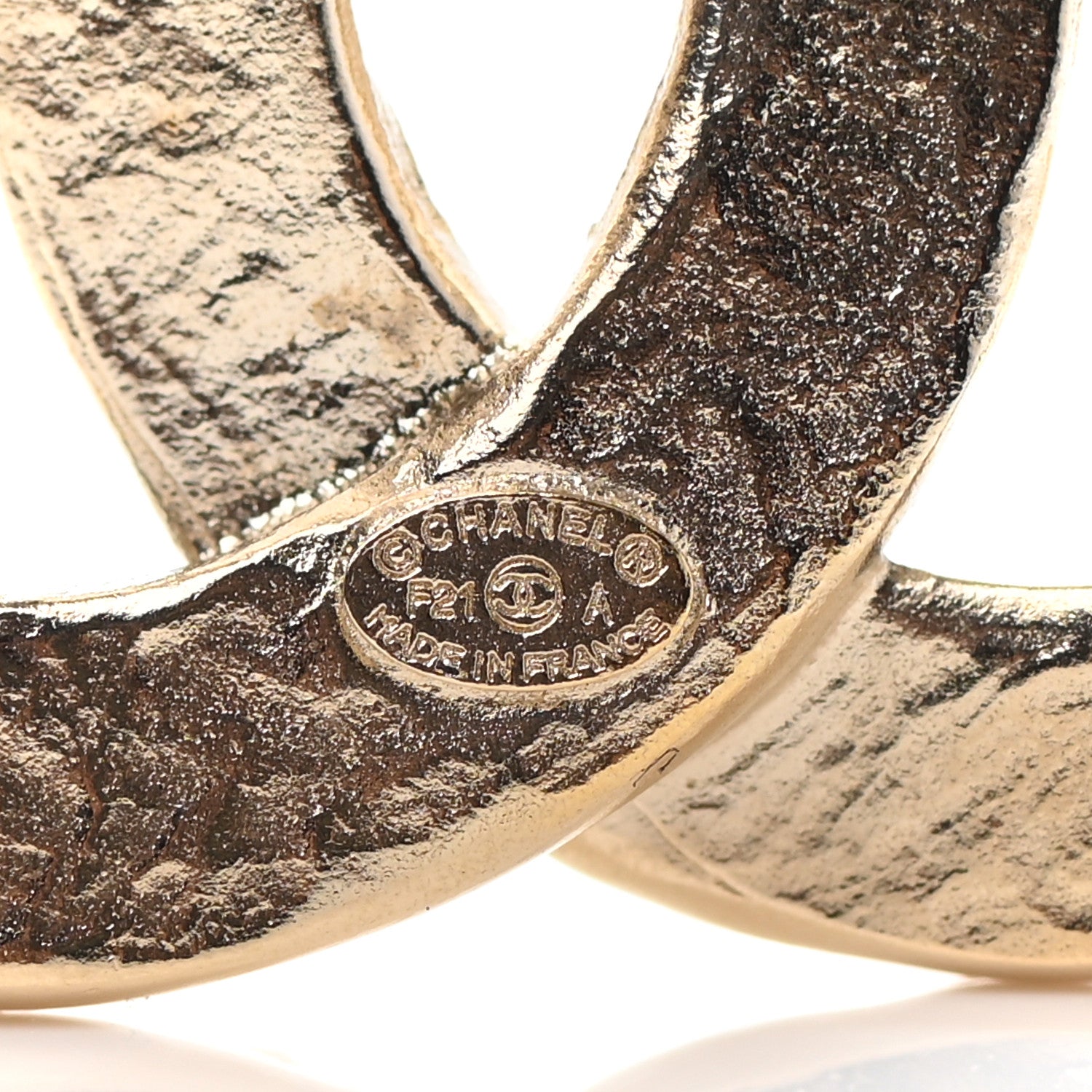 Chanel CC Logo Brooch Gold 3 of 3