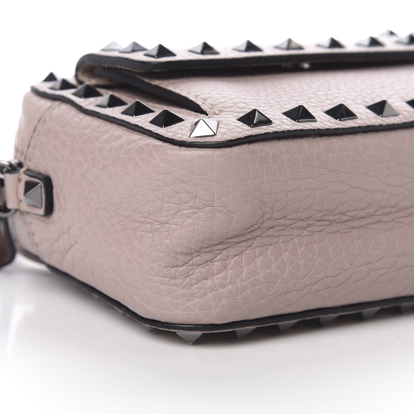 Grained Calfskin Small Rockstud Flap Pocket Camera Crossbody Bag Poudre