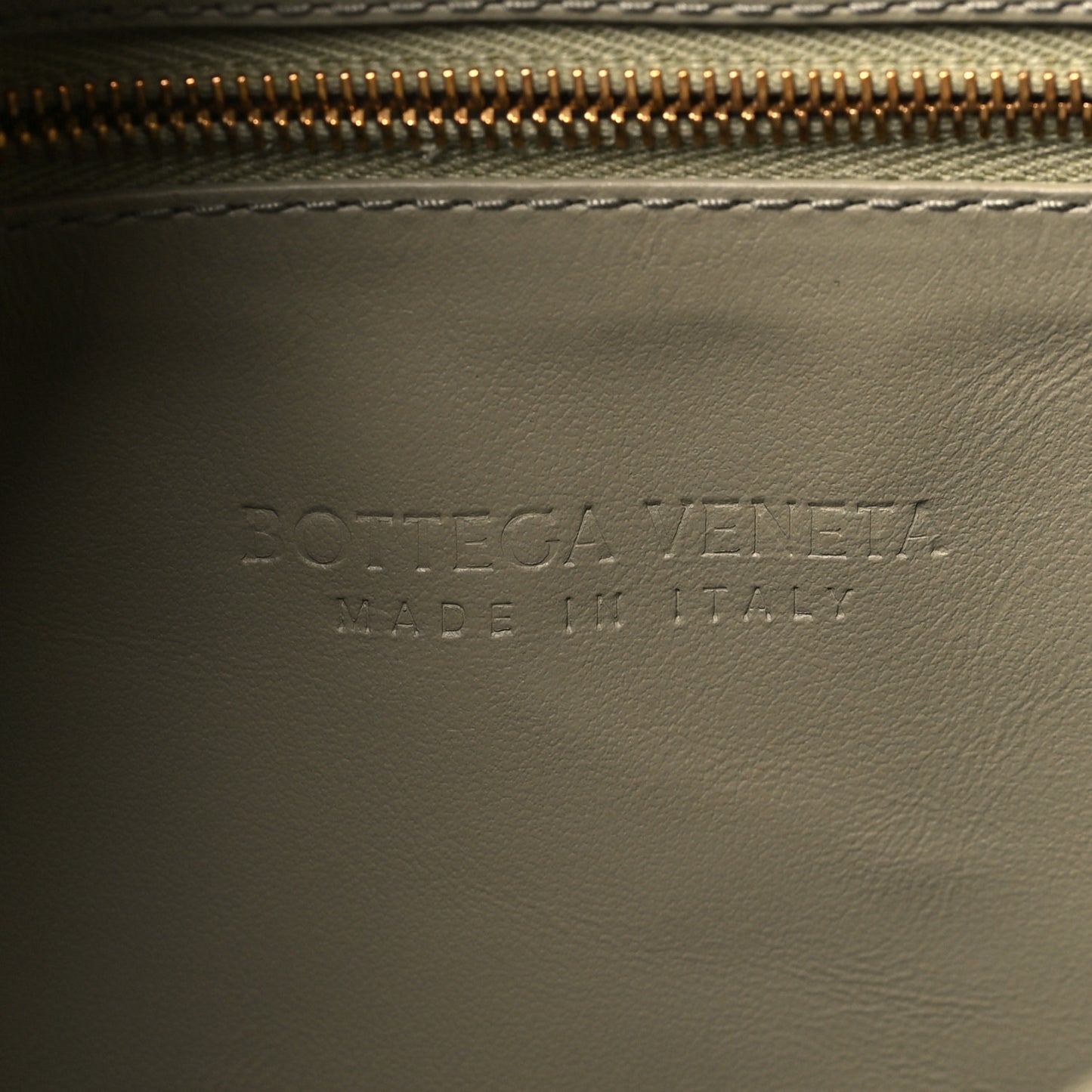 Calfskin Intrecciato Small Hop Travertine