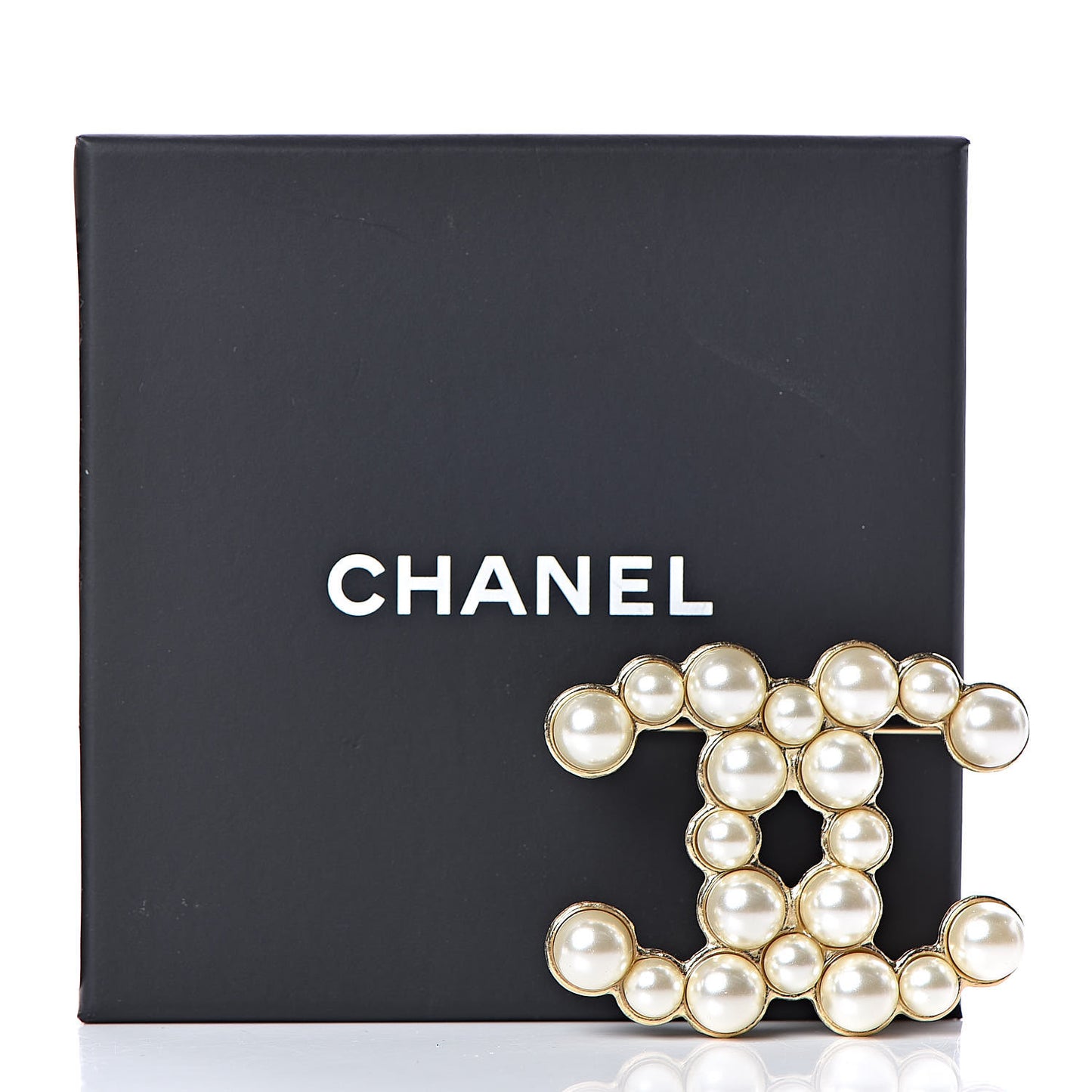 Pearl CC Brooch Light Gold