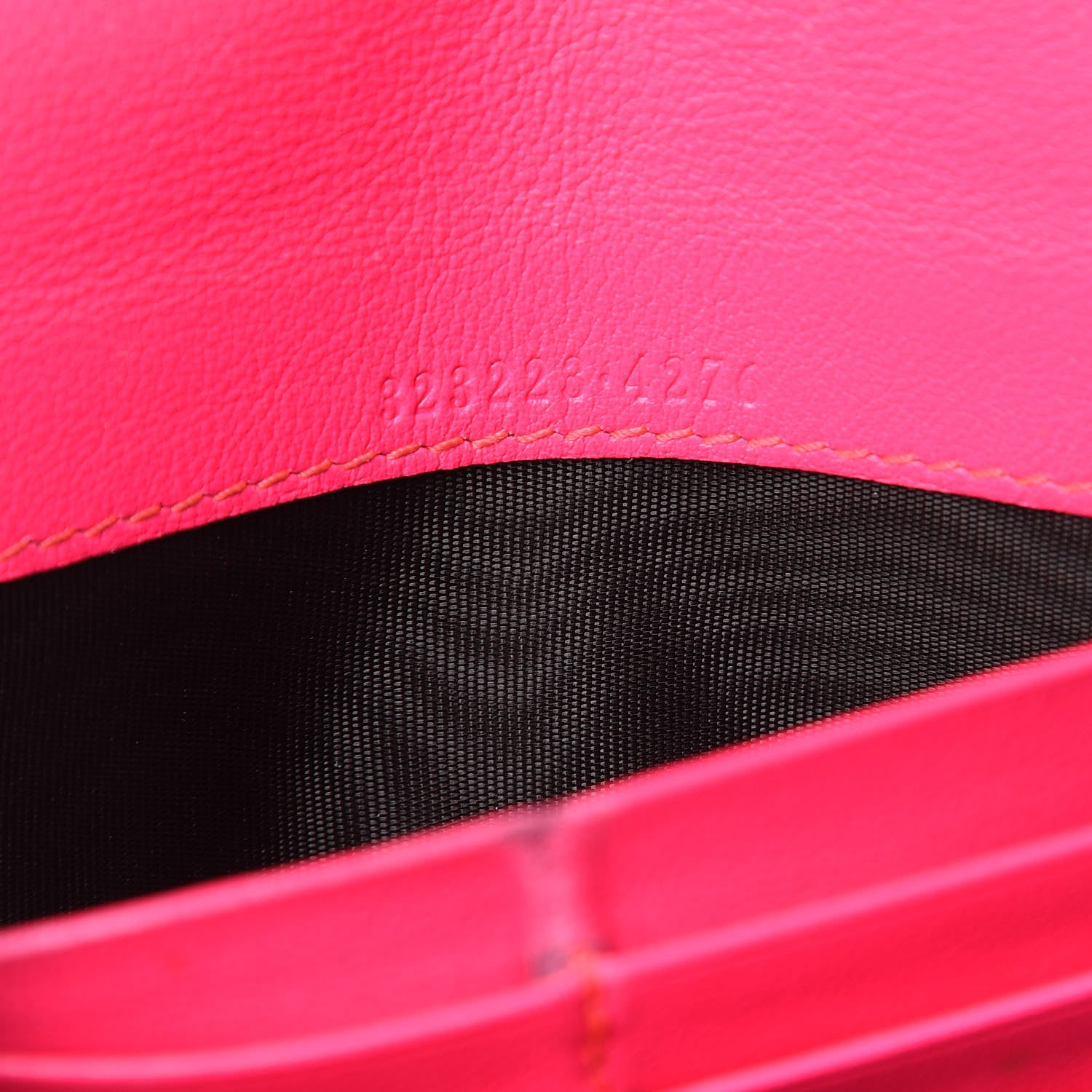 Gucci GG Supreme Monogram Continental Heart Wallet Fluorescent Fuchsia 7 of 14