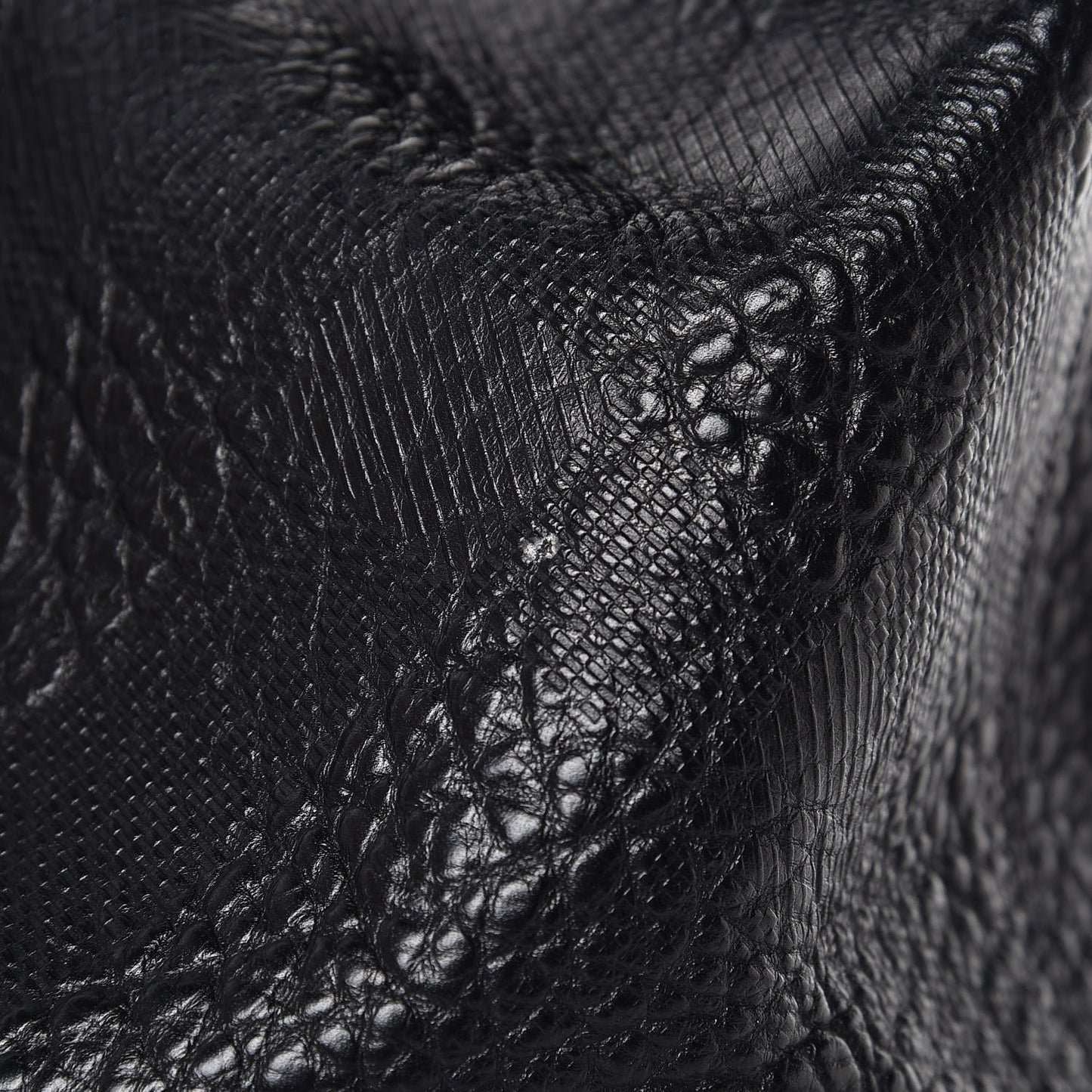 Heritage Grain Medium Lindburn Hobo Black