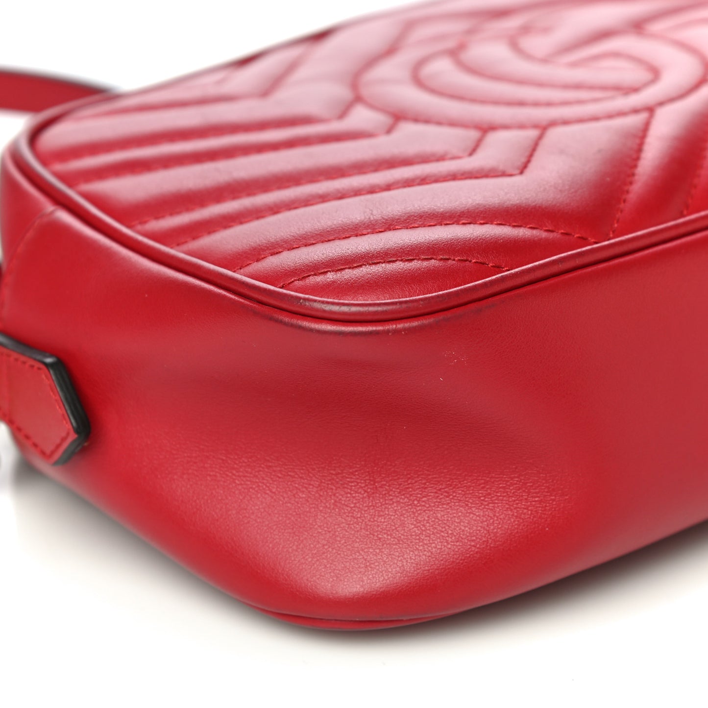Calfskin Matelasse Small GG Marmont Chain Shoulder Bag Hibiscus Red