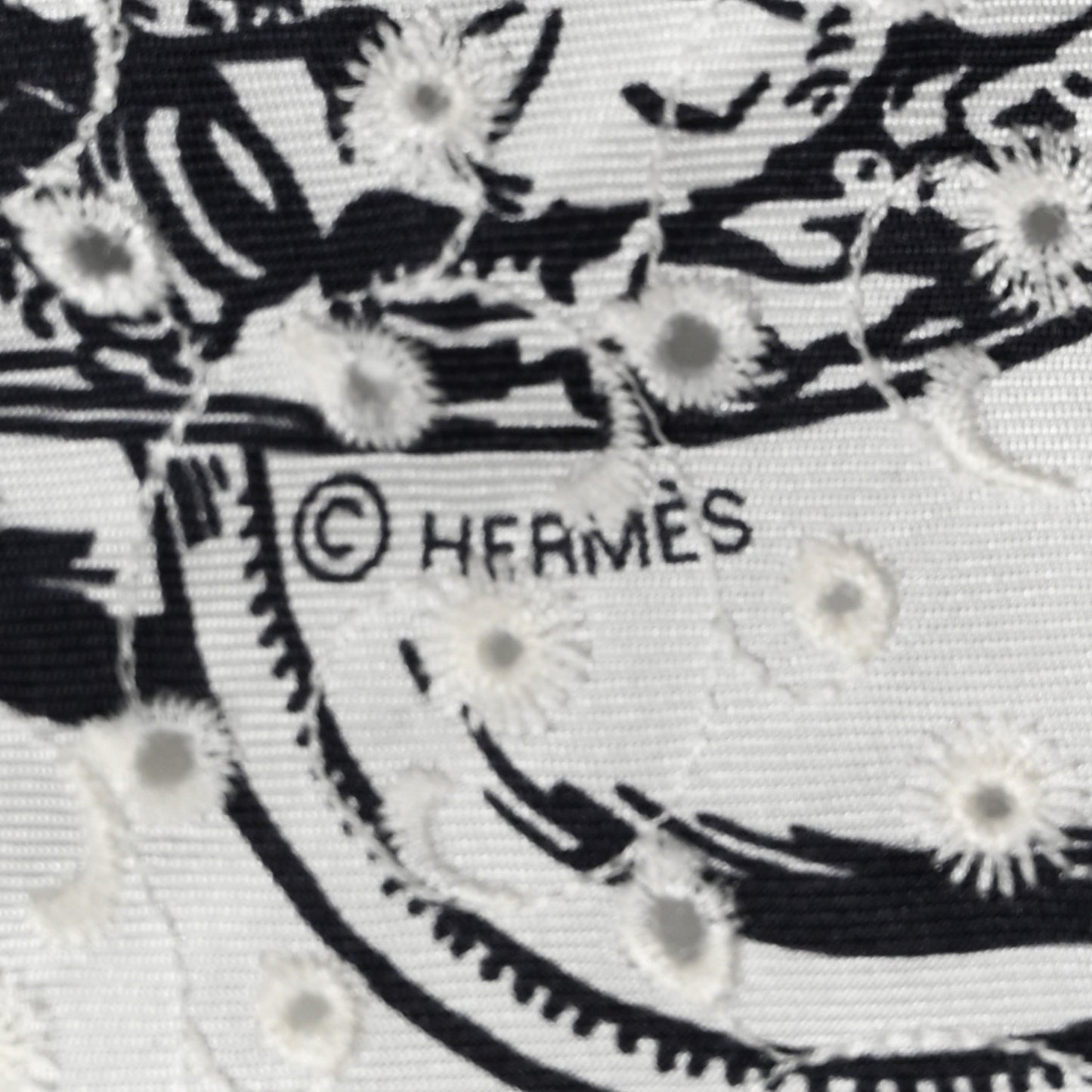 Silk Embroidered Brides De Gala Finesse Broderie Anglaise Scarf 70 White Black