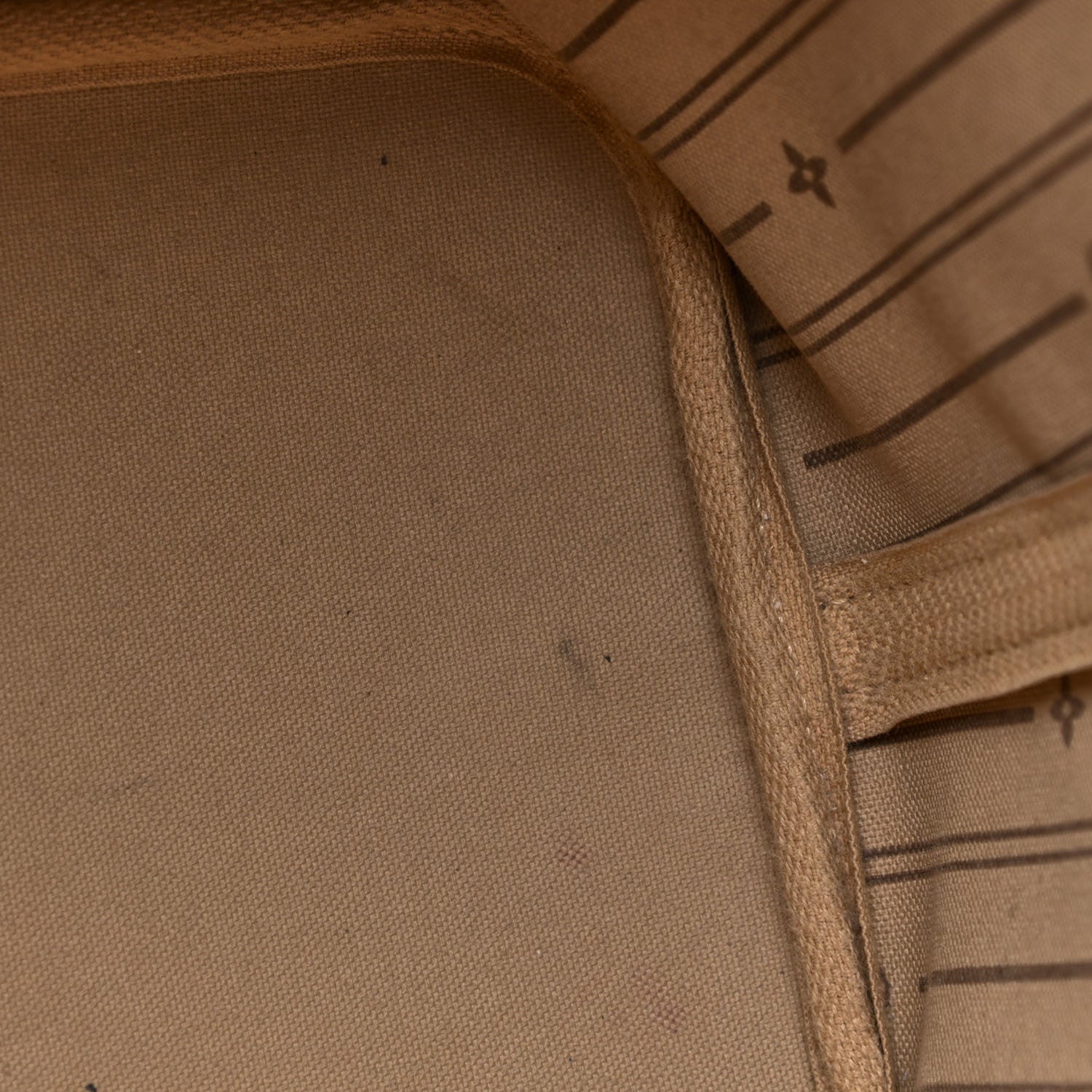 Louis Vuitton Monogram Neverfull MM 10 of 18