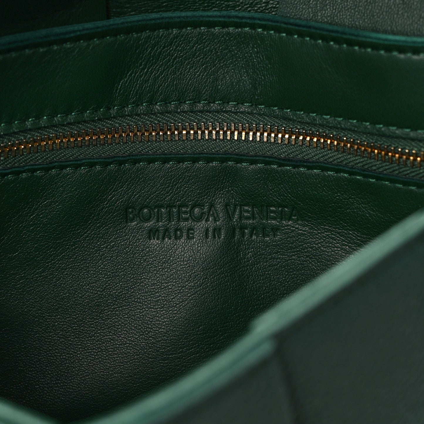 Grained Calfskin Maxi Intrecciato Cassette Crossbody Bag Raintree Green