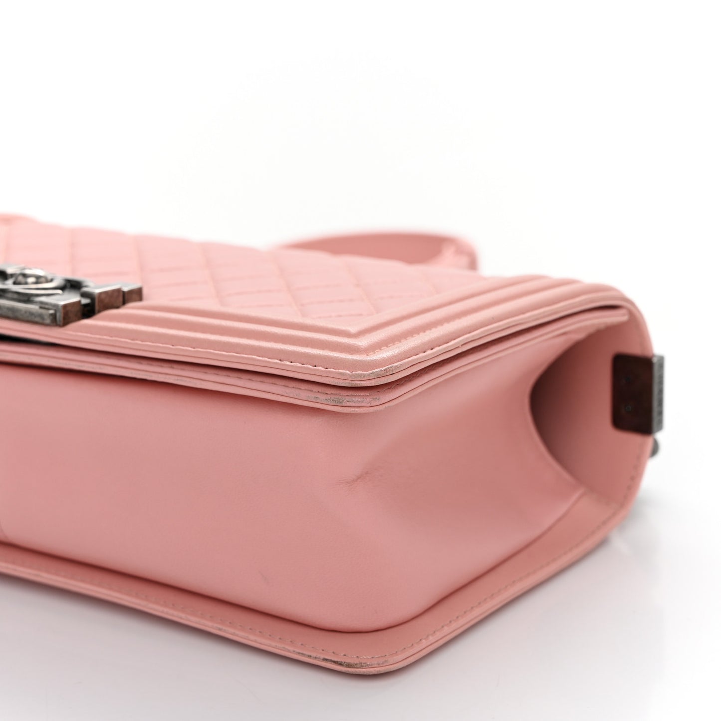Lambskin Quilted Medium Boy Flap Light Pink