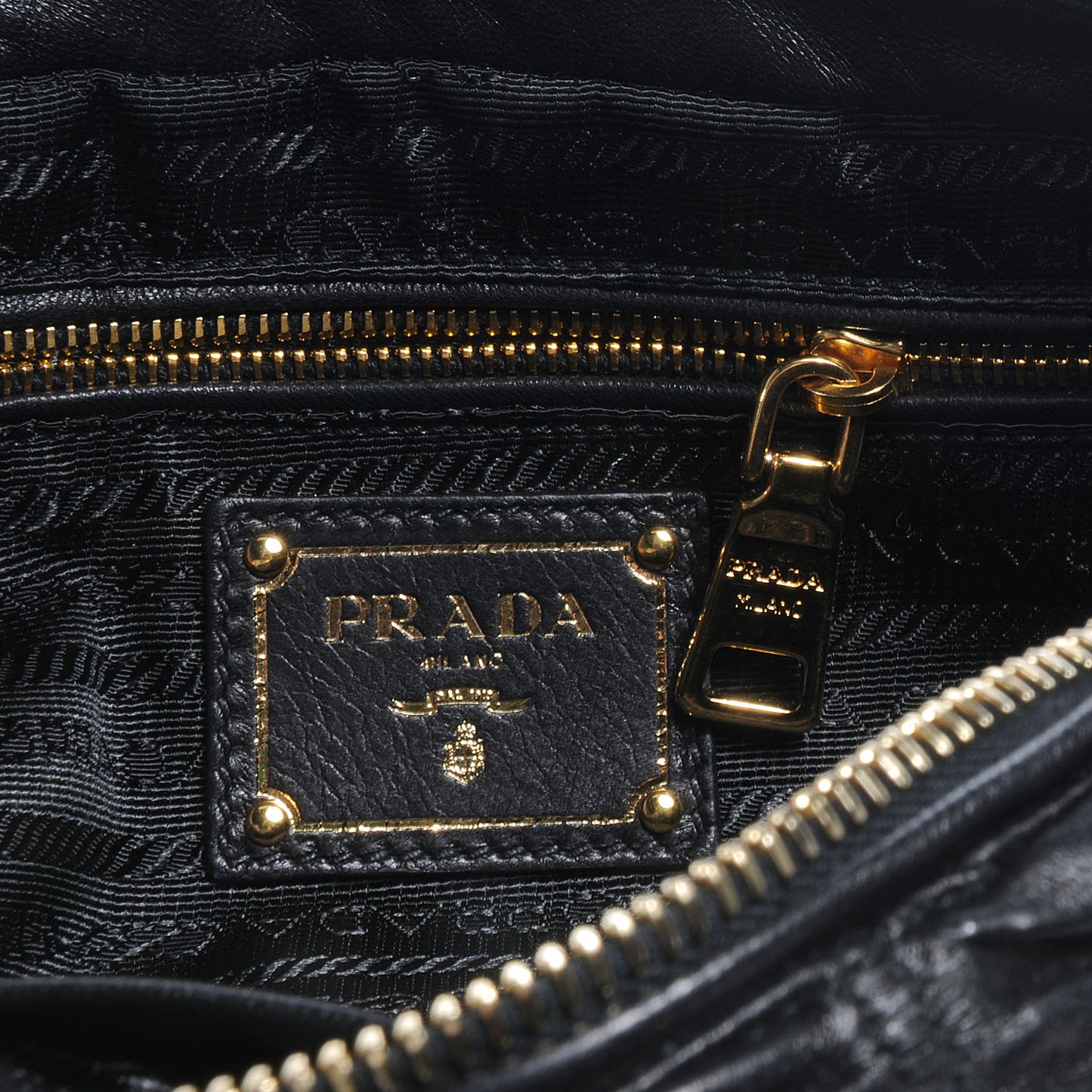Nappa Gaufre Leather Pochette Crossbody Bag Nero Black