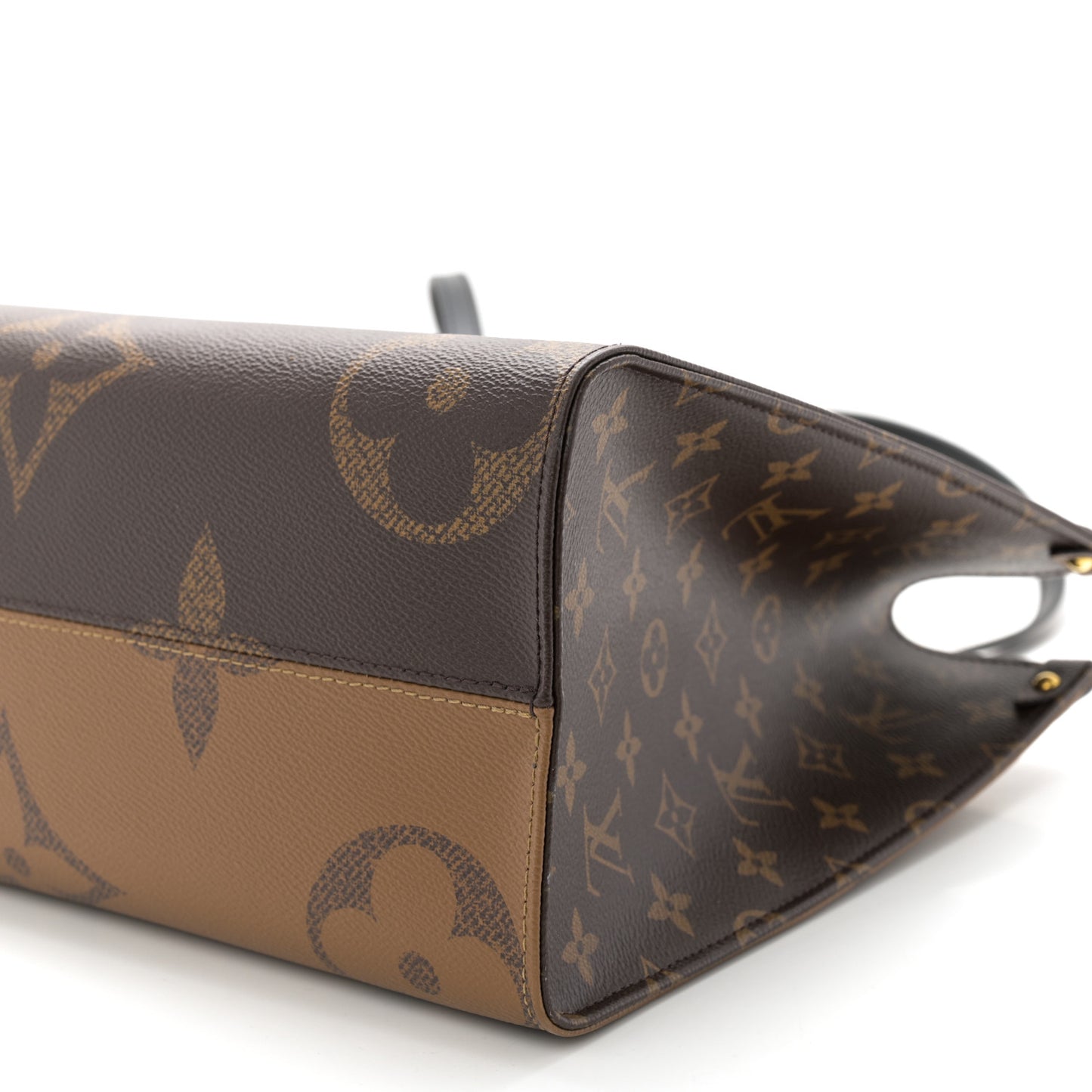 Reverse Monogram Giant Onthego MM