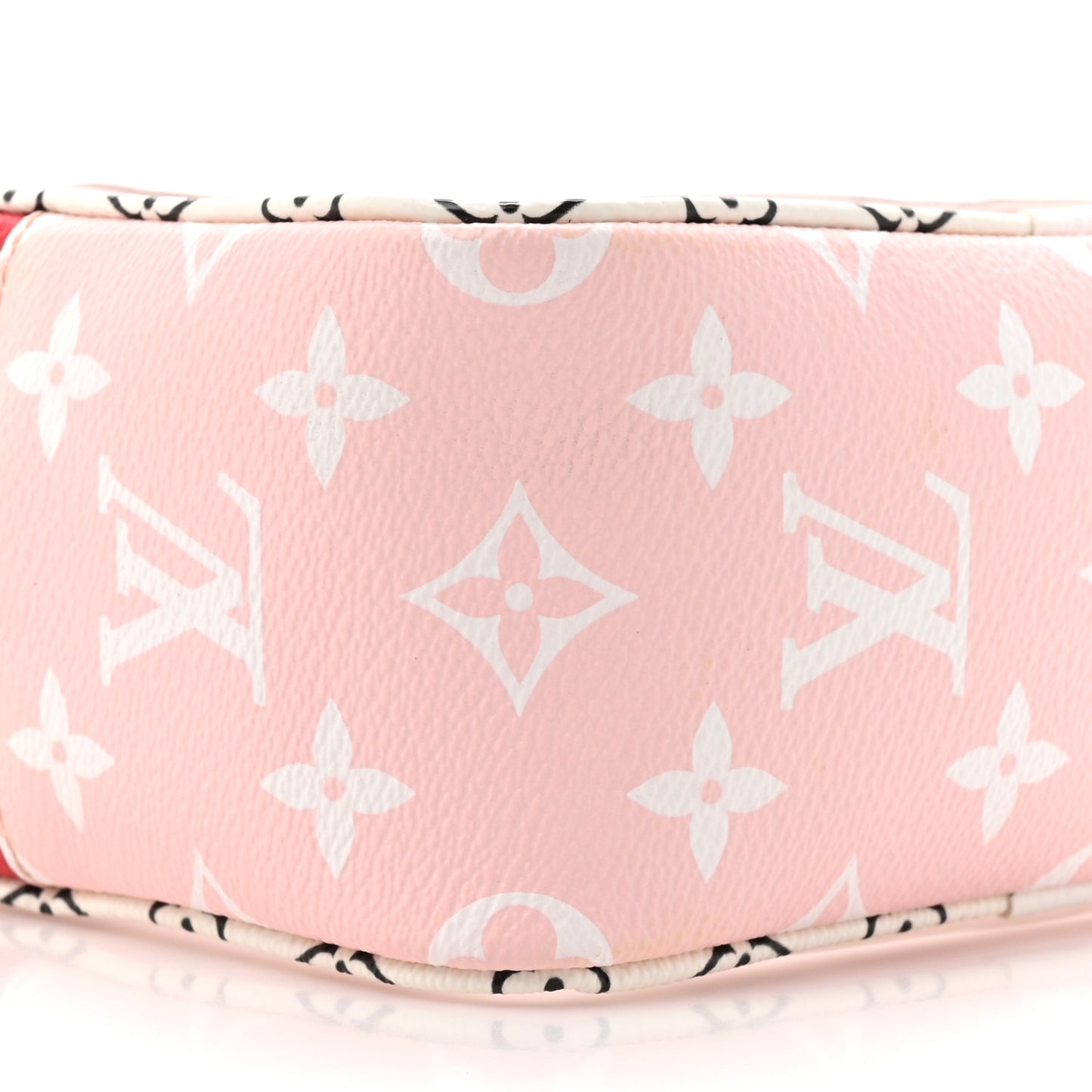 Monogram Giant Beach Pouch Rouge