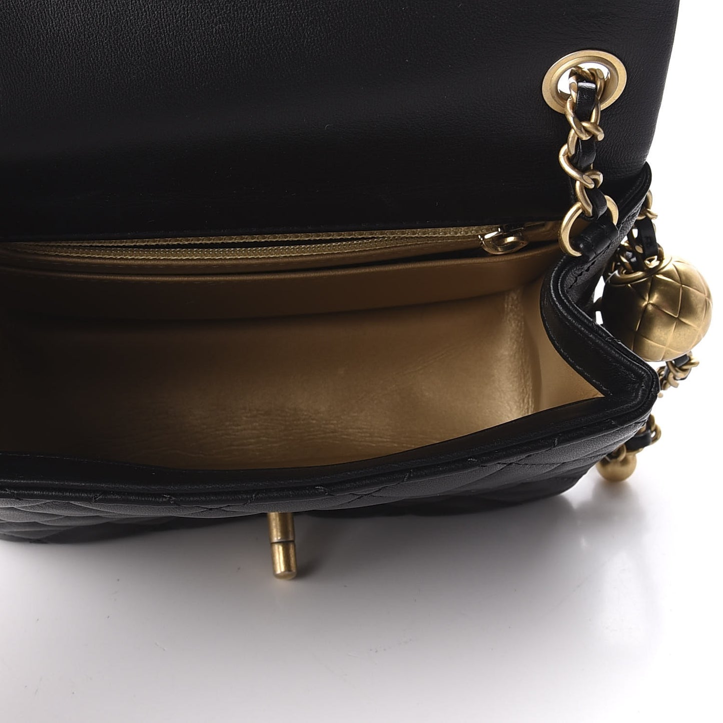 Lambskin Quilted Mini Pearl Crush Flap Black