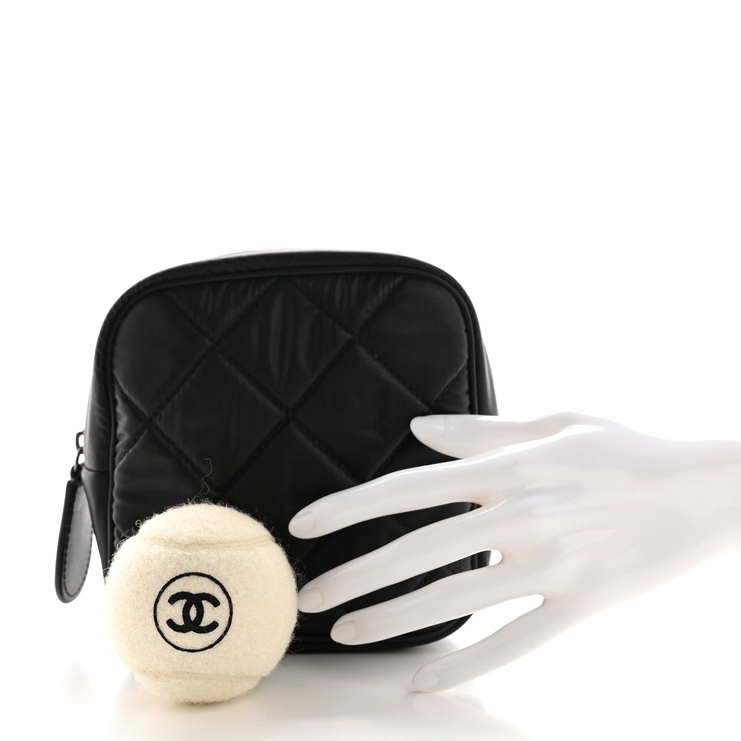 CHANELテニスボール Chanel Tennis Balls Set of 4 and Pouch 1625851 – FASHIONPHILE