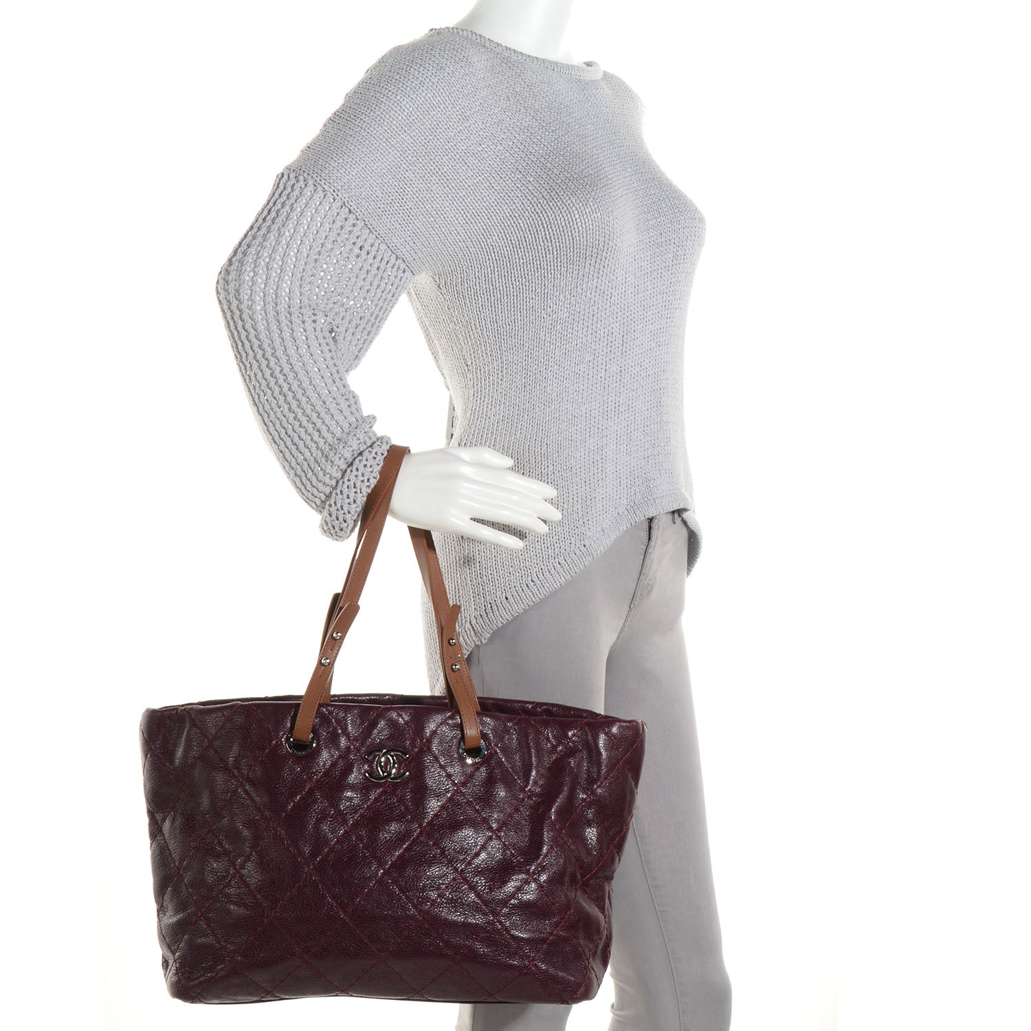 Chanel Glazed Calfskin Large On The Road Tote Plum 2 of 7