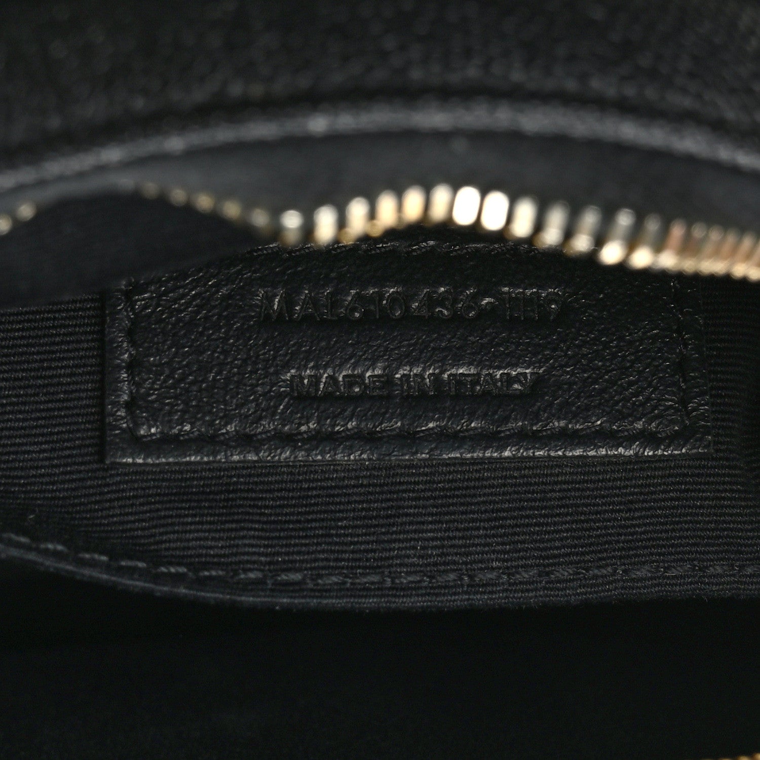 Saint Laurent Grain De Poudre Matelasse Chevron Quilted Round Vinyle Camera Bag Black 7 of 13
