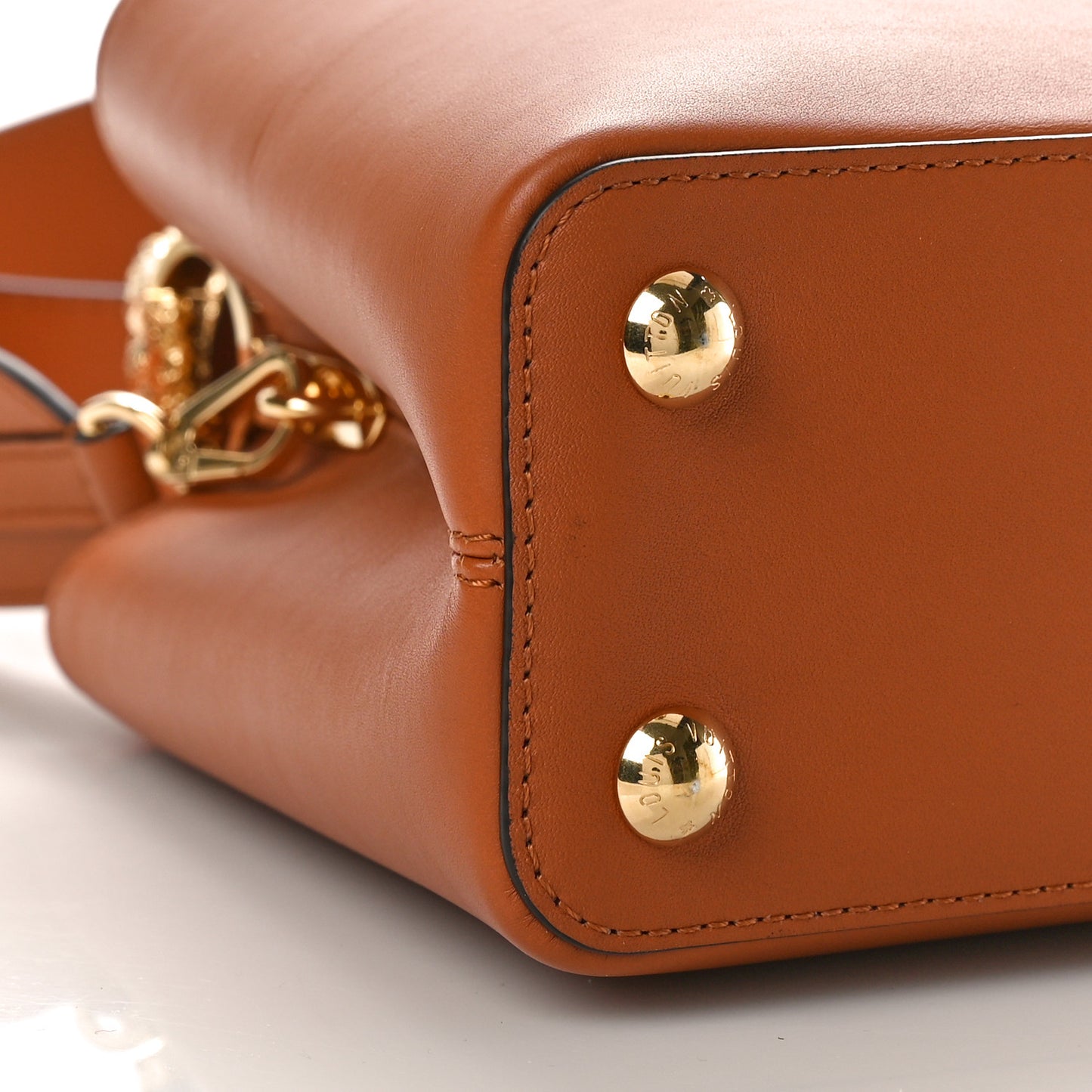 Calfskin Bolsa Capucines BB Caramel