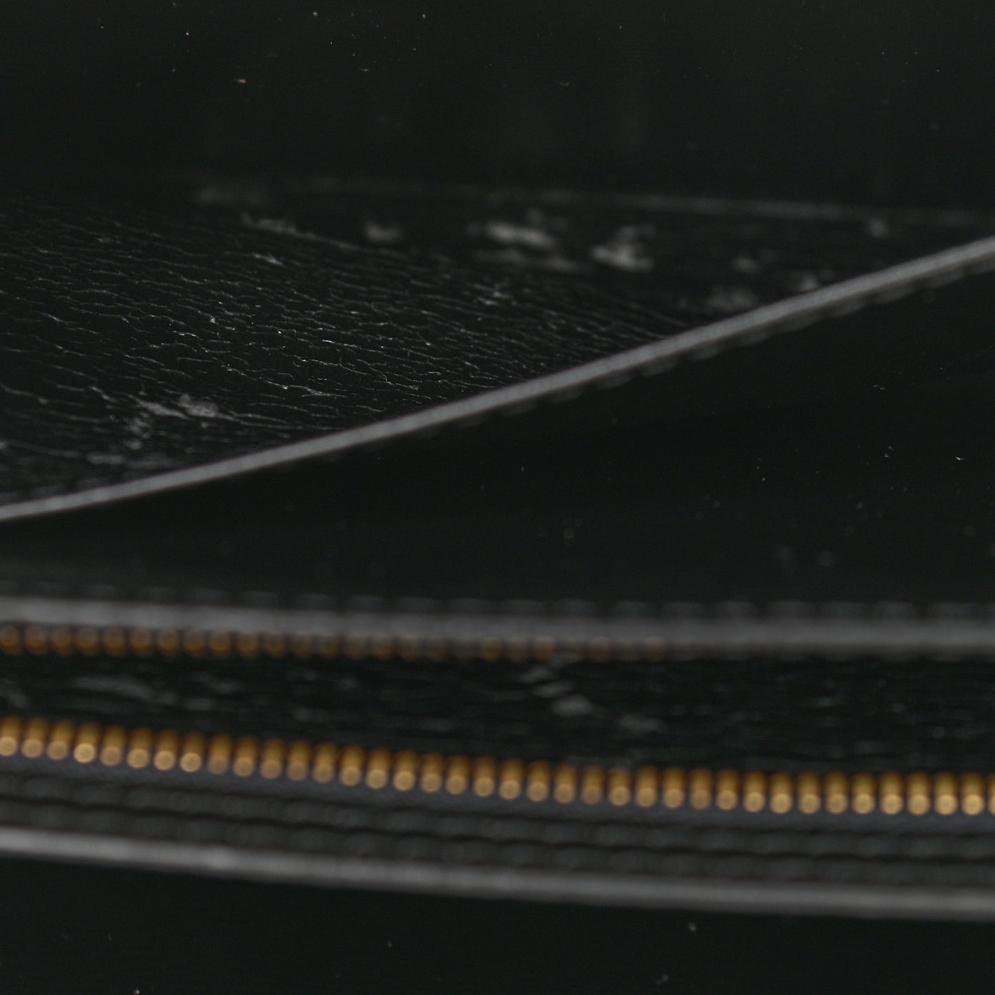Epi Capucines Black