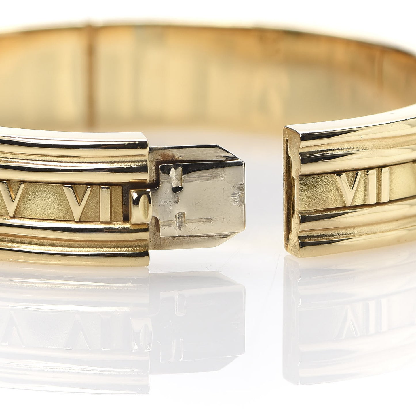 18K Yellow Gold Atlas Hinge Bangle Bracelet