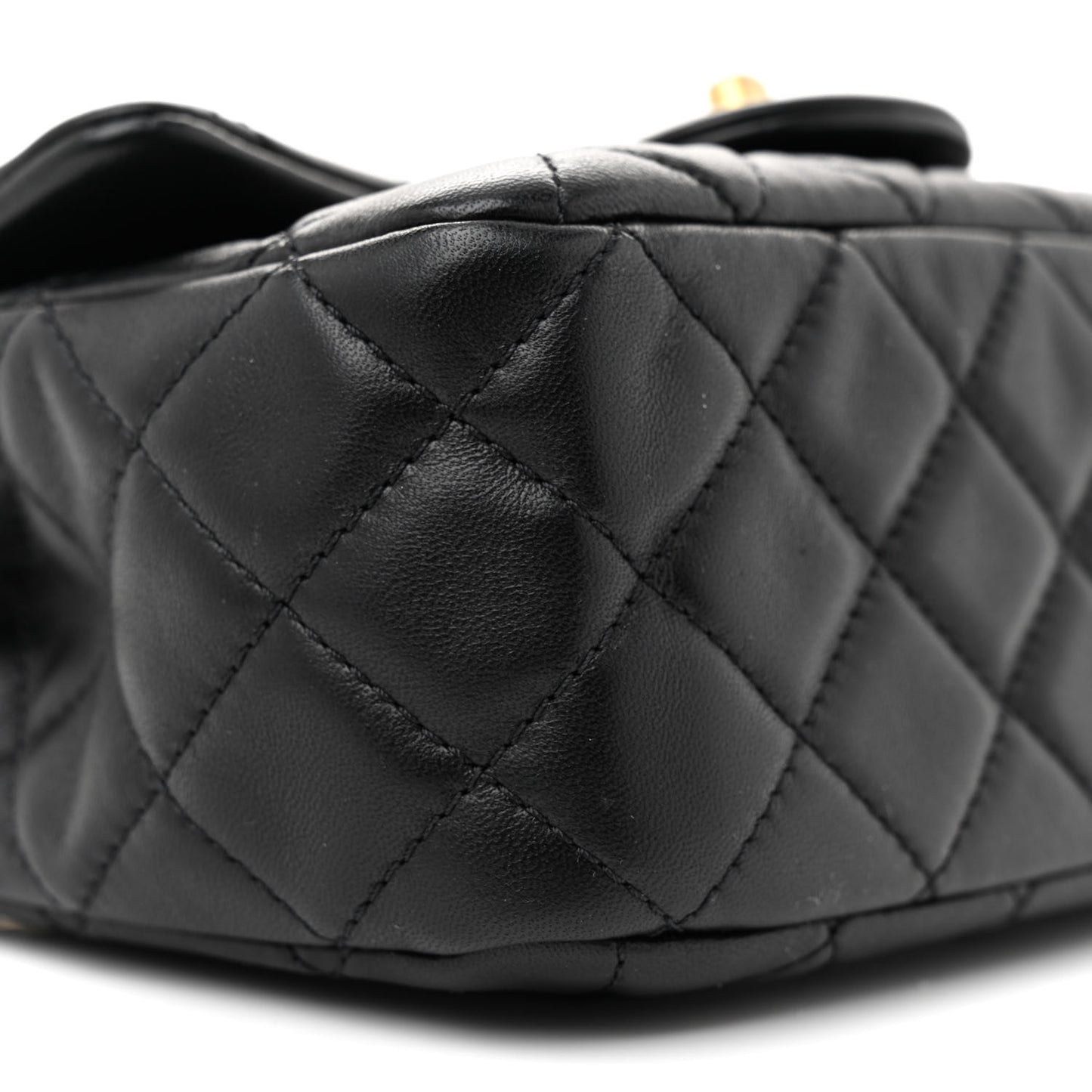 Lambskin Quilted Mini Pearl Crush Flap Black