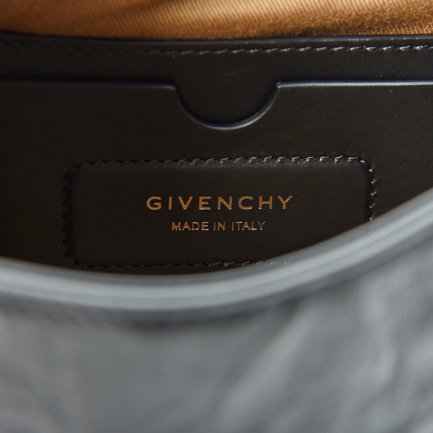 Crinkled Patent Calfskin Small ID Flap Black