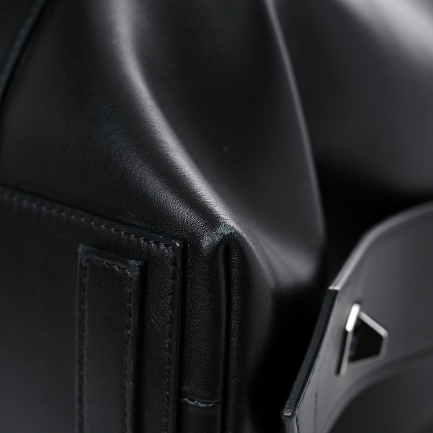 Smooth Calfskin Large Soft Antigona Black