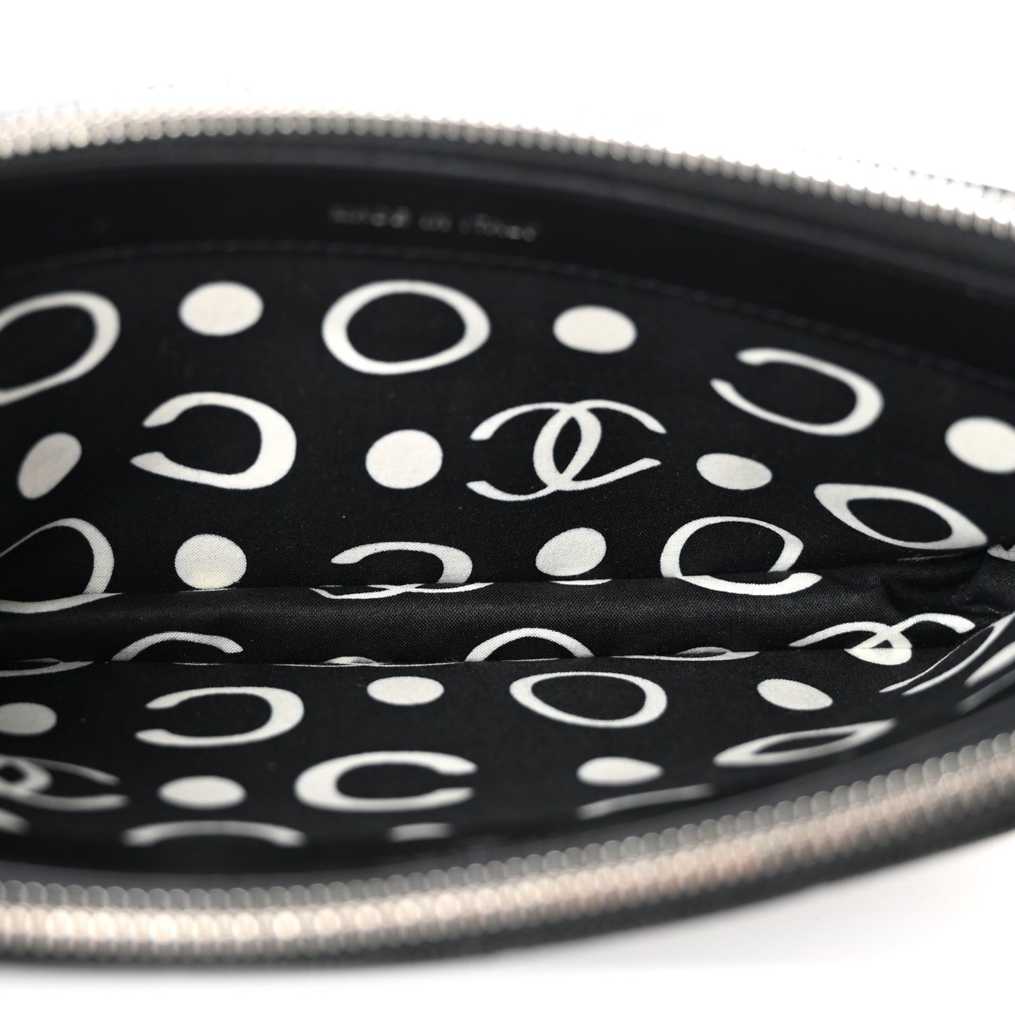 Caviar Quilted Logo Small Clutch With Chain Black