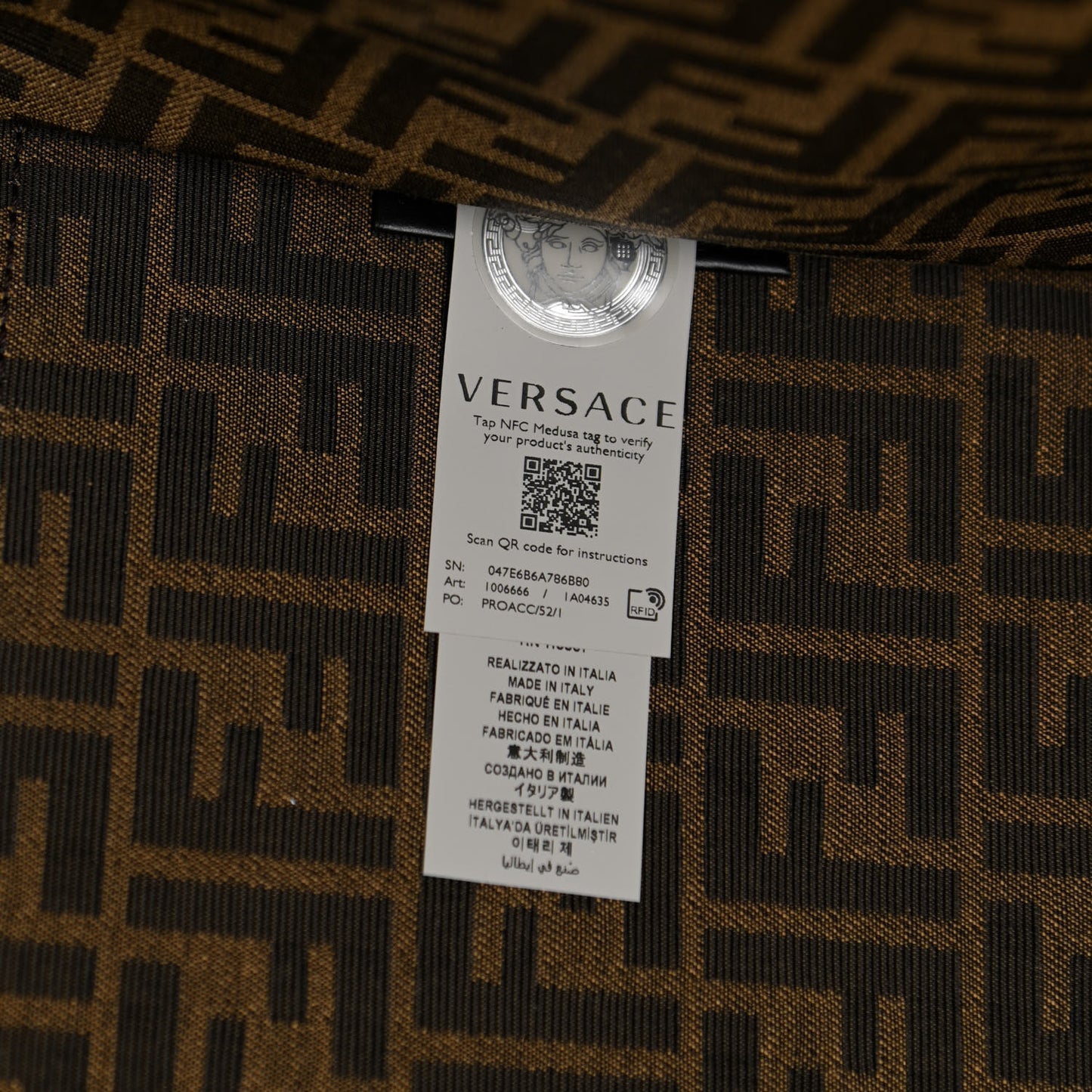 X VERSACE Fabric Jacquard Calfskin Plexiglass Fendace FF Medusa Studded Large Fendi Sunshine Shopper Tote Marrone Fuxia
