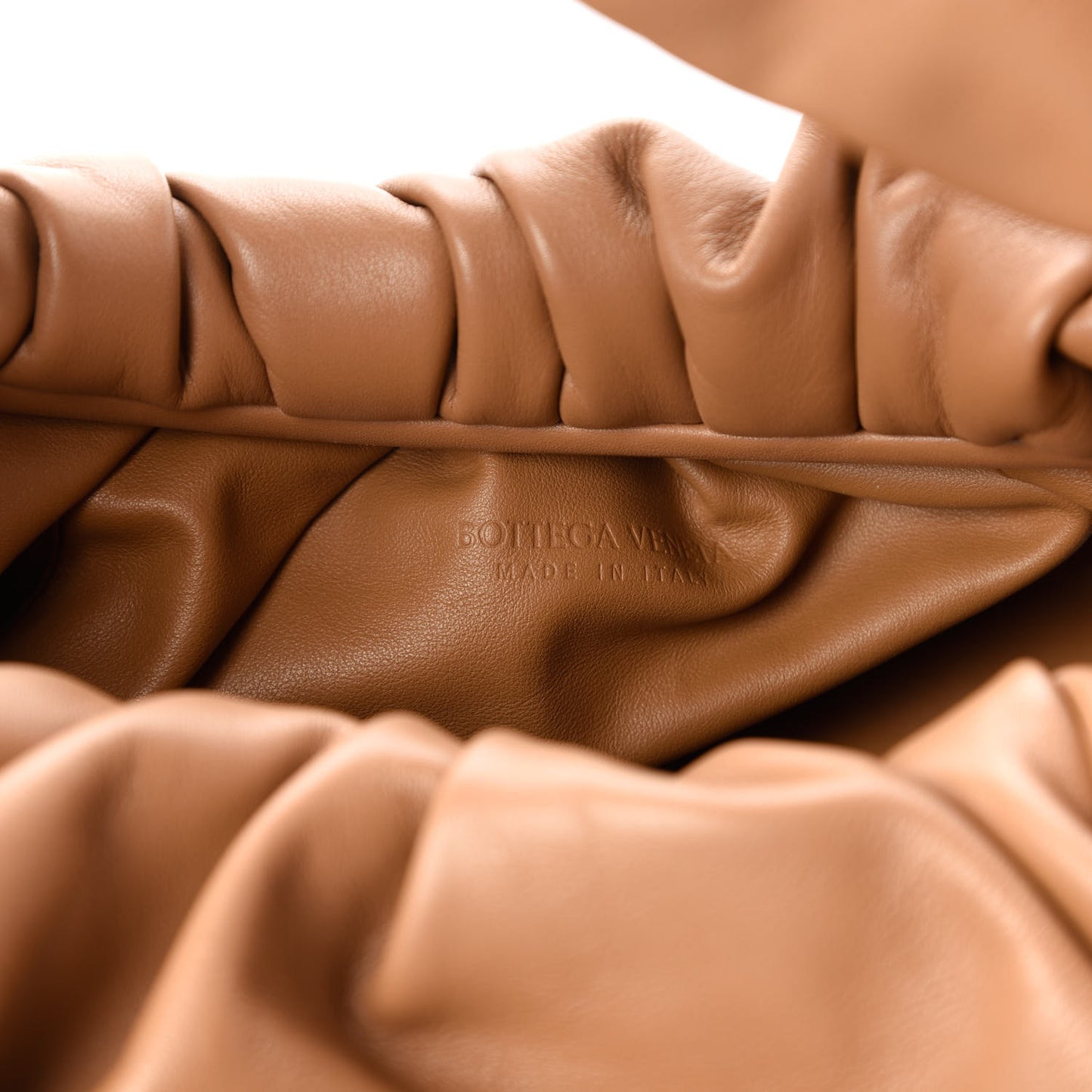 Smooth Butter Calfskin Small The Shoulder Pouch Cammello