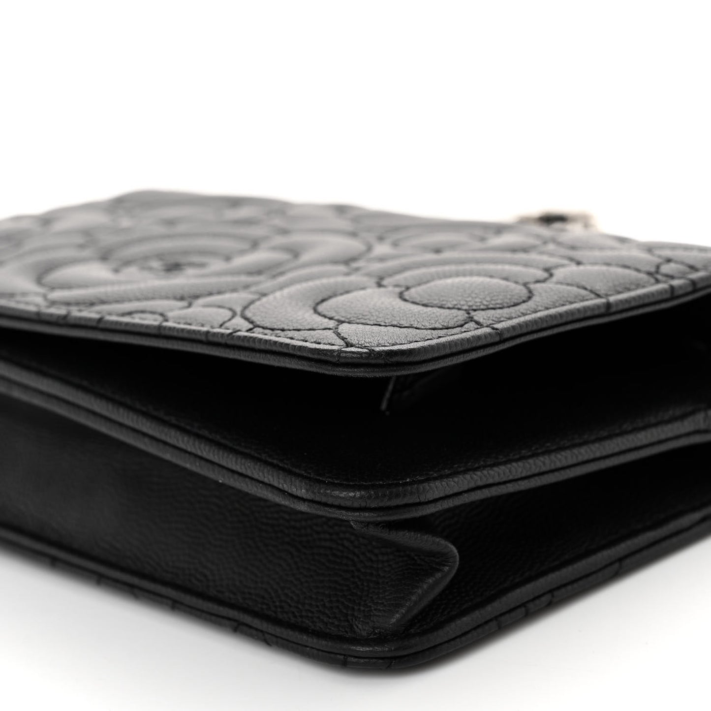 Caviar Camellia Quilted Wallet On Chain WOC Black