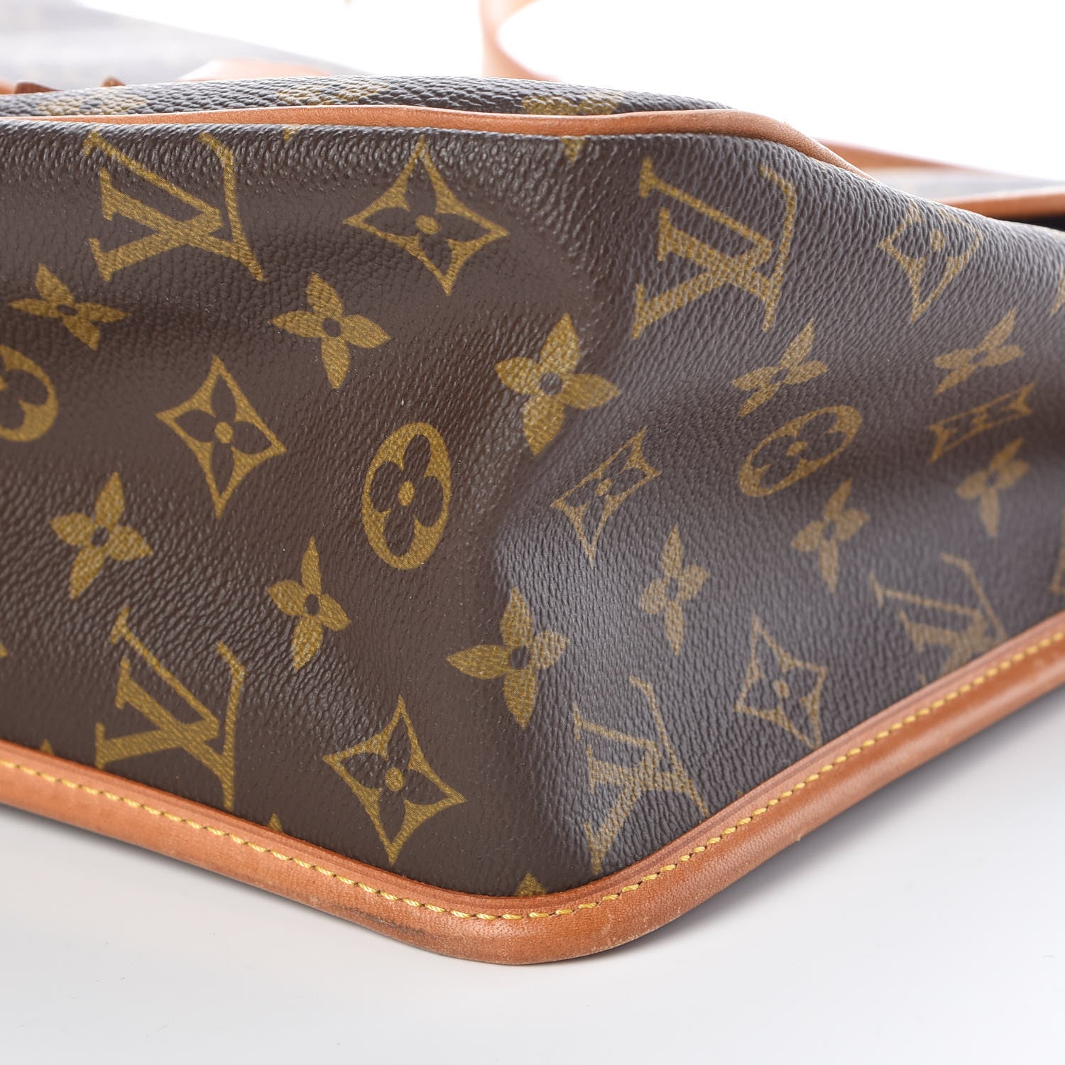 Louis Vuitton Monogram Sac Gibeciere GM 9 of 16