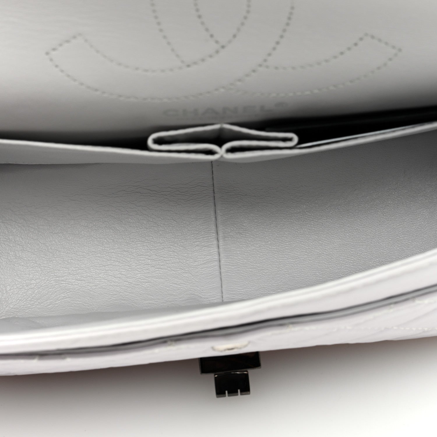 Chanel Aged Calfskin 2.55 Reissue 226 Flap White 5 of 10