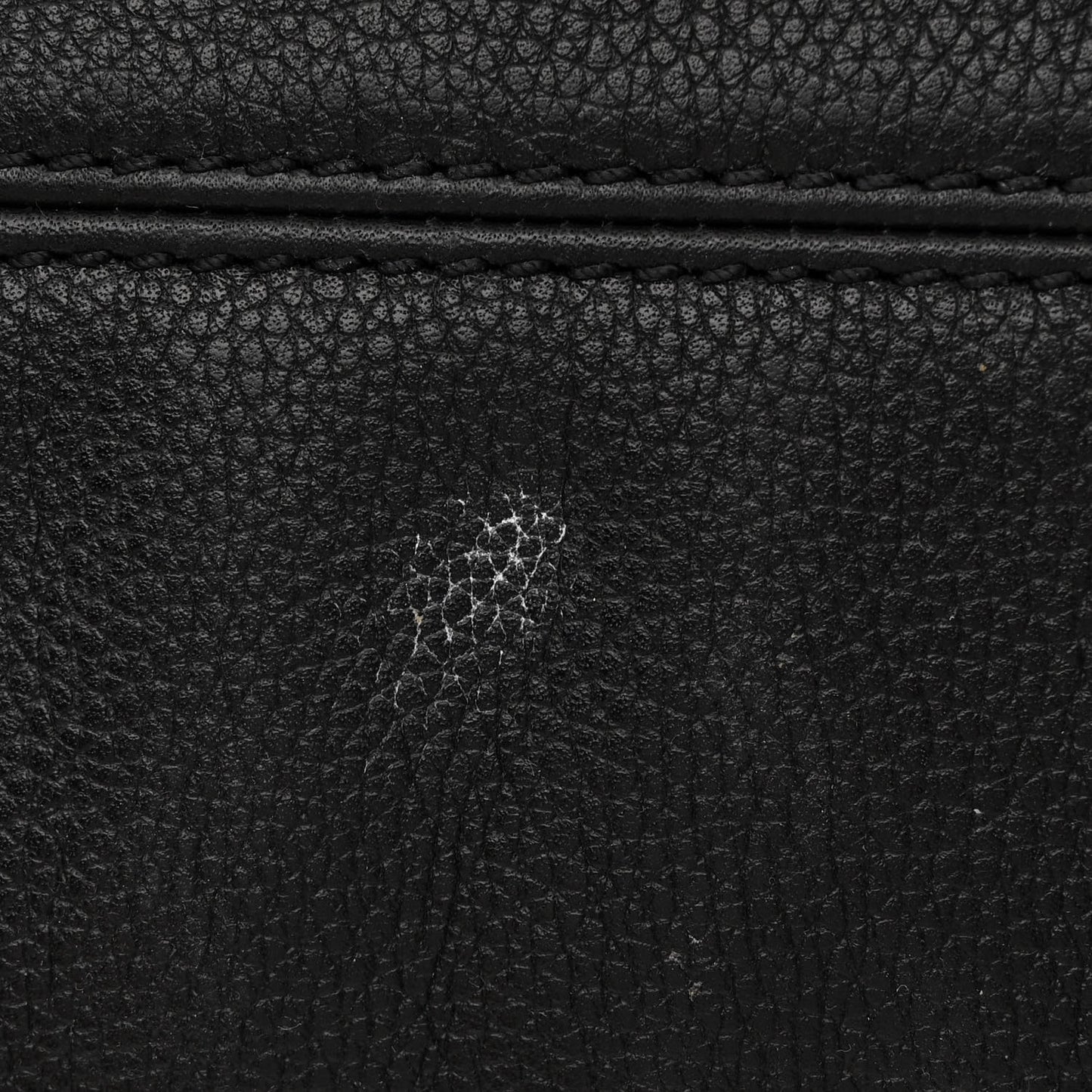 Pebbled Calfskin Large Skull Padlock Zip Around Tote Black