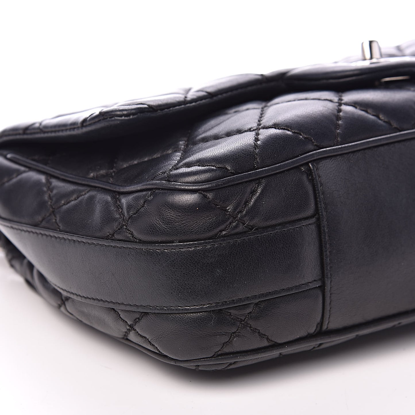 Lambskin Quilted Medium Easy Carry Flap Black