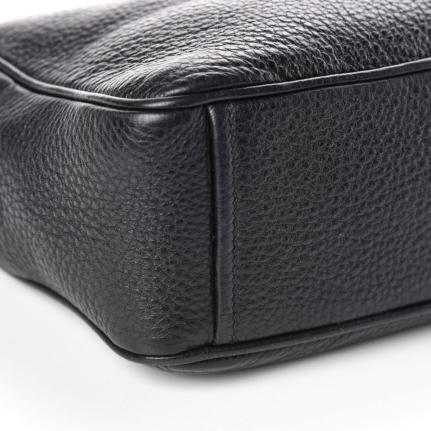 Vitello Daino Camera Crossbody Black