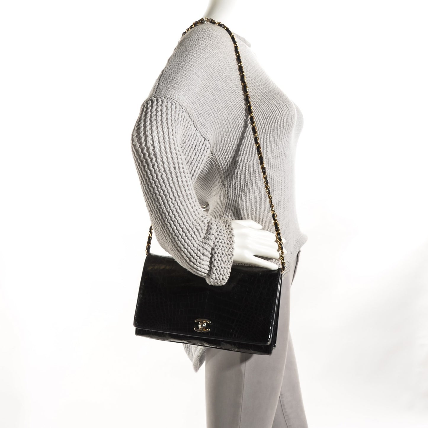 Alligator Medium Single Flap Black