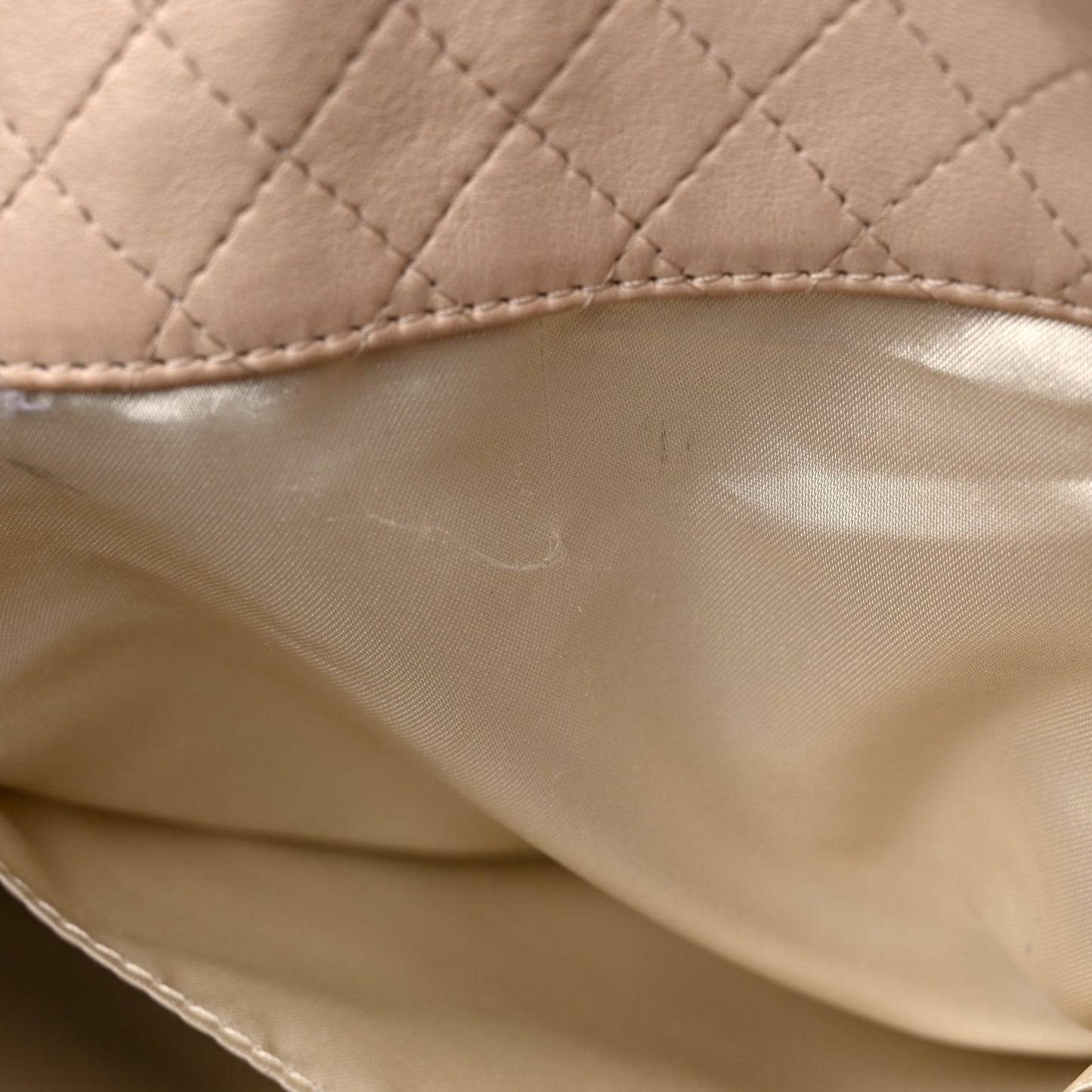 Lambskin Soft and Chain Large Hobo Beige