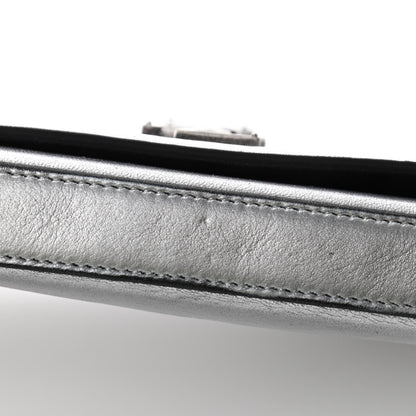 Saint Laurent Metallic Calfskin Monogram Chain Wallet Argento 10 of 10