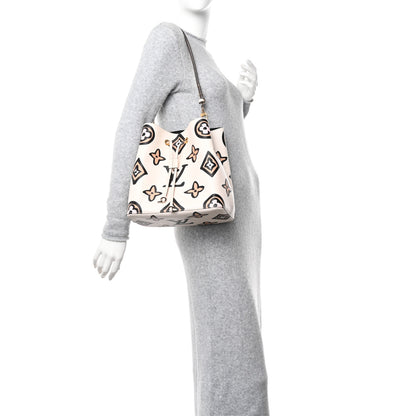Louis Vuitton Monogram Giant Wild At Heart Neonoe MM Creme 2 of 11