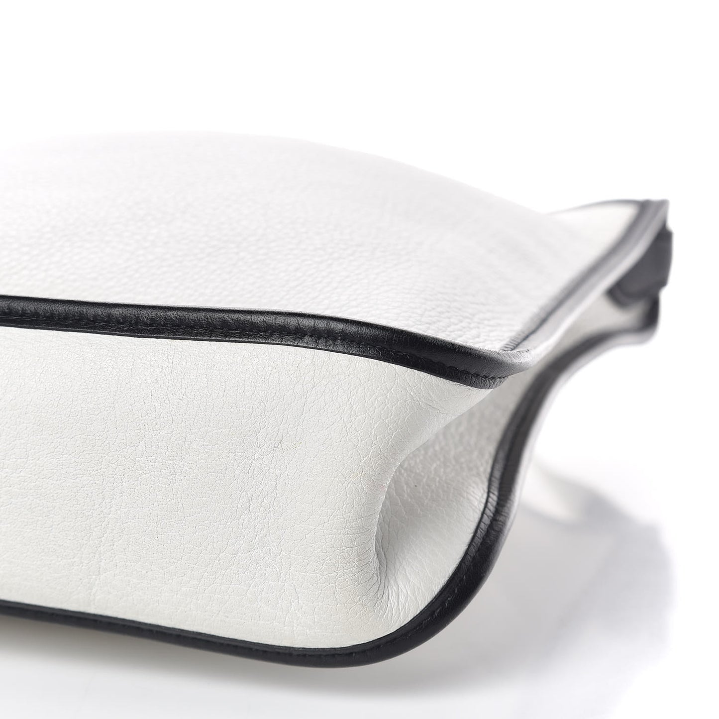 Taurillon Clemence Vespa PM White Black