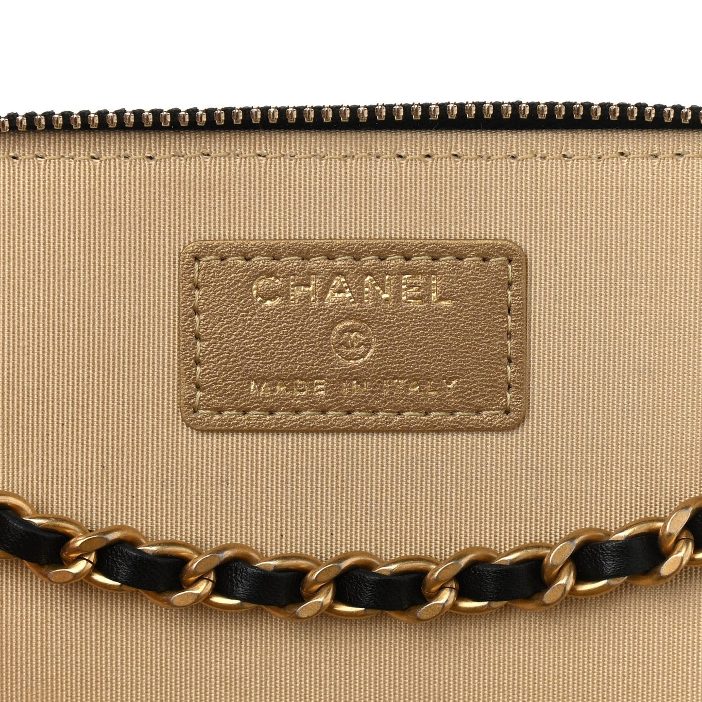 Lambskin Quilted Small Pearl Crush Vanity Case With Chain Black