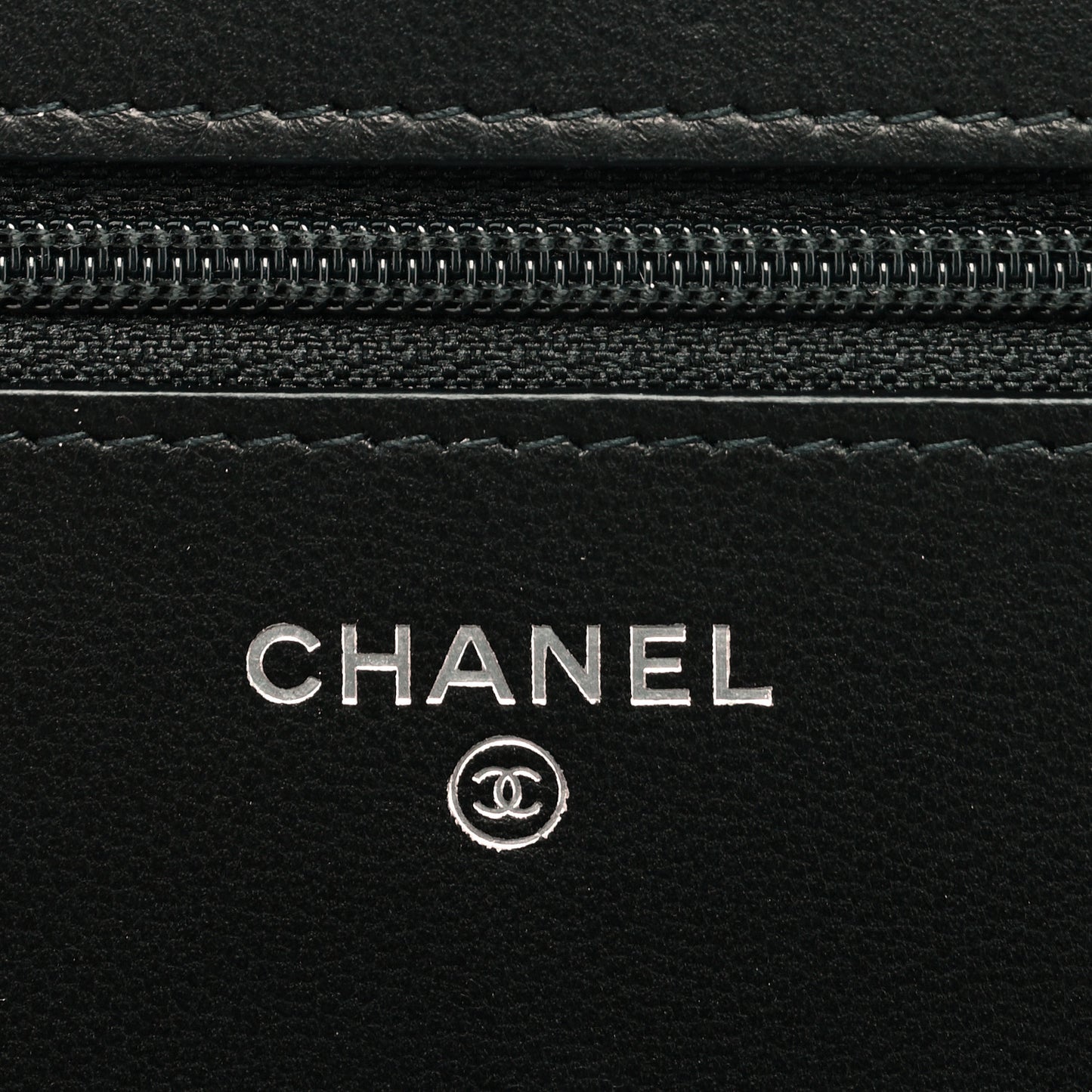 Calfskin Whipstitch Wallet On Chain WOC Black