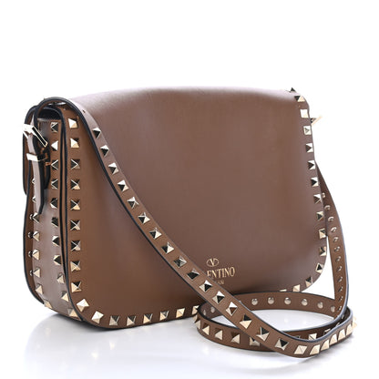Valentino Garavani Vitello Medium Rockstud Flap Saddle Bag Nocciola 2 of 4