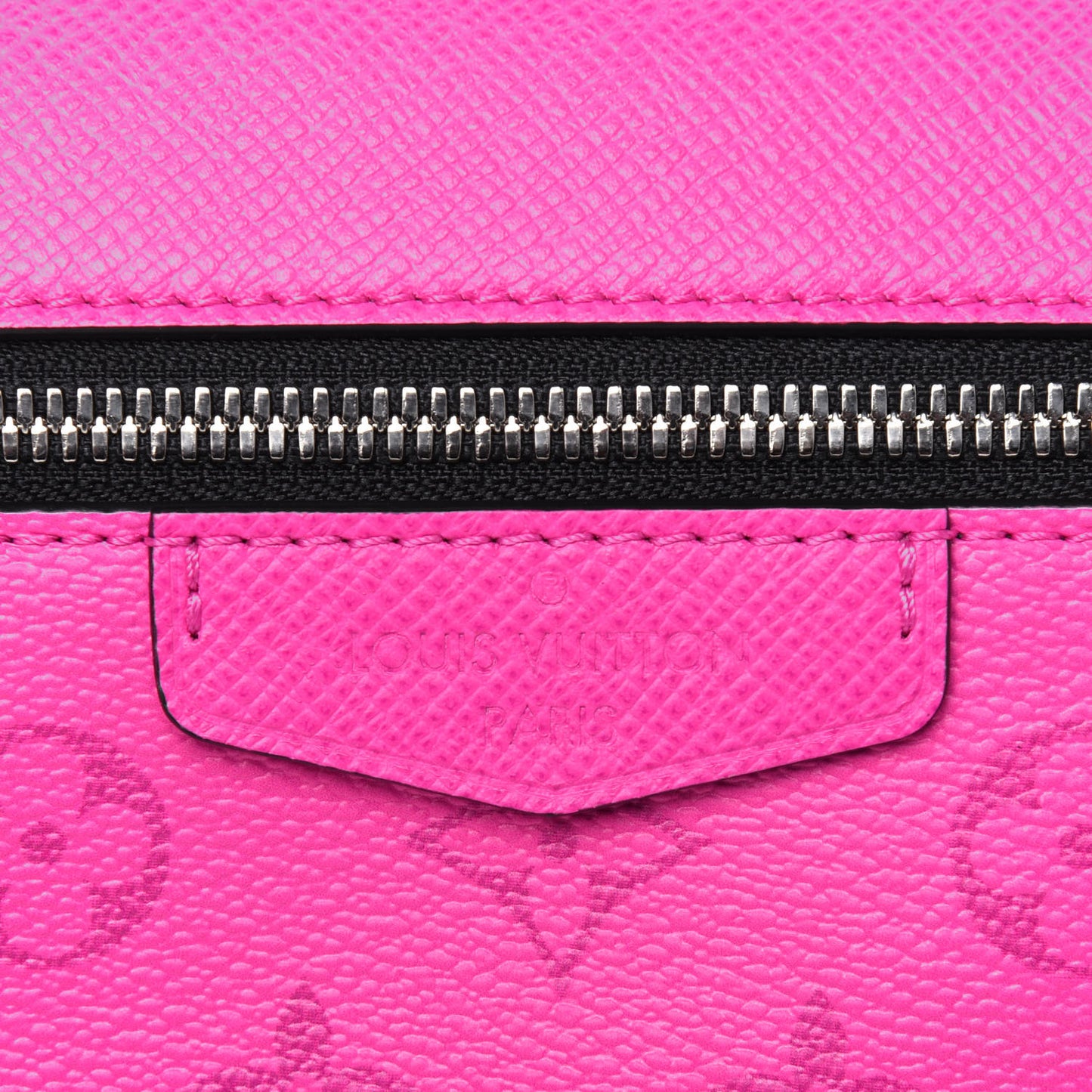 Taigarama Outdoor Messenger Fuchsia