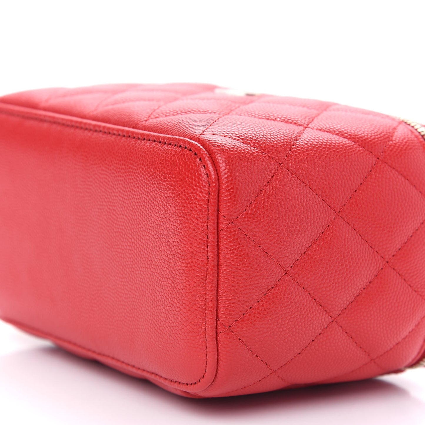 Caviar Quilted Small Vanity Case With Chain Red