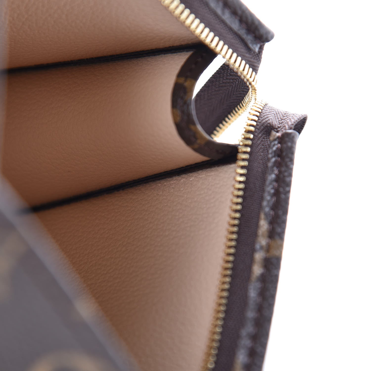 Louis Vuitton Monogram Toiletry Pouch 19 6 of 9