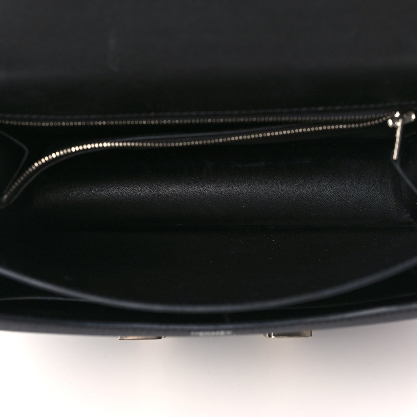 Epsom Constance 24 Black